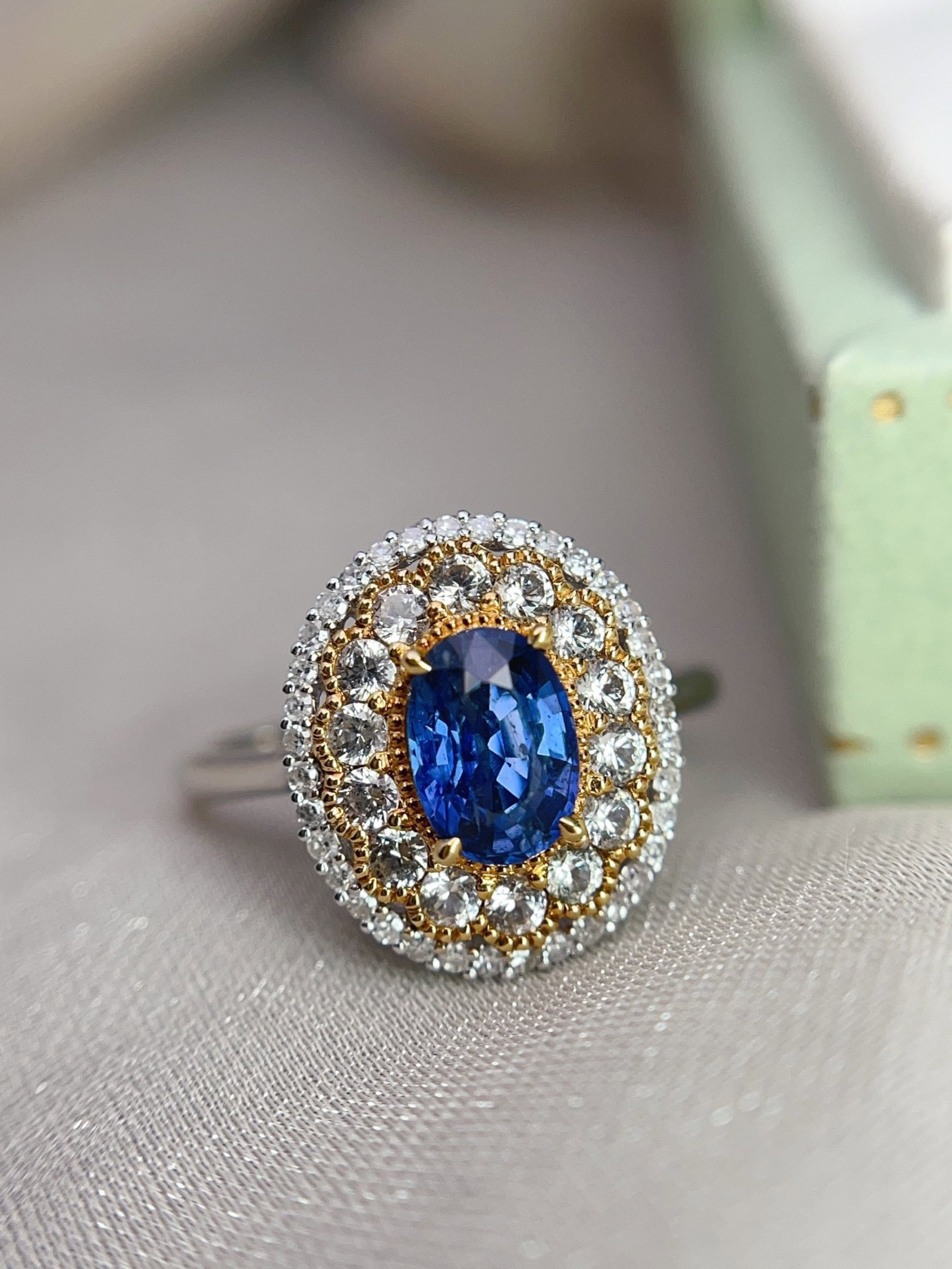A Exquisite 18k Gold Inlaid 1.25ct Natural Sapphire Ring,Inlaid Diamond: A Exquisite 18k Gold Inlaid 1.25ct Natural Sapphire Ring,Inlaid Diamond,Total Weight:3.32g 18k金镶 1.25ct 天然蓝宝石戒指,嵌钻石