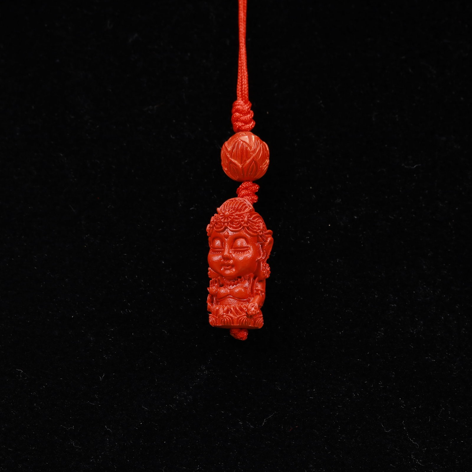 An Exquisite Cinnabar Figure Pattern Pendant - 2