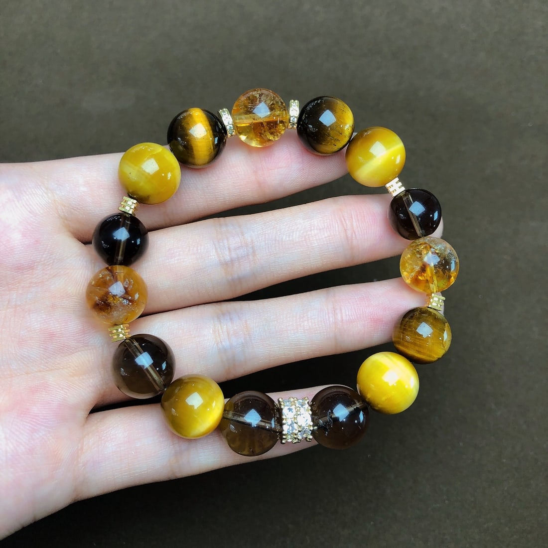 An Exquisite Crystal Bracelets: An Exquisite Crystal Bracelets,Size:11.7mm,12.4mm,Weight:38.3g 水晶手串