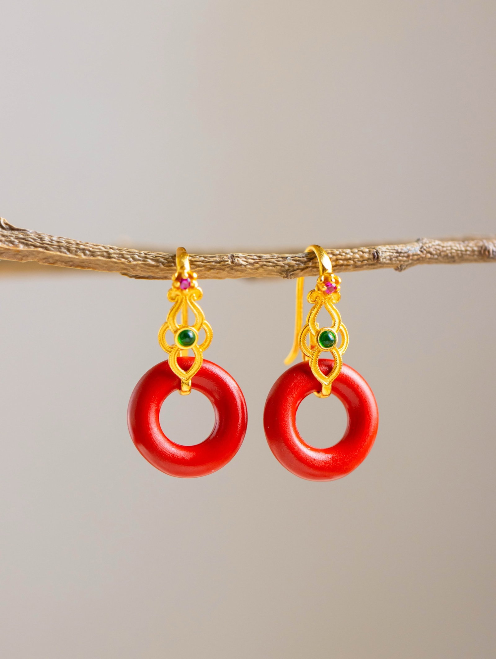 A Pair of Exquisite Sterling Silver-Gold Plated Inlaid Cinnabar Earrings: A Pair of Exquisite Sterling Silver-Gold Plated Inlaid Cinnabar Earrings 一对纯银镀金镶朱砂耳环