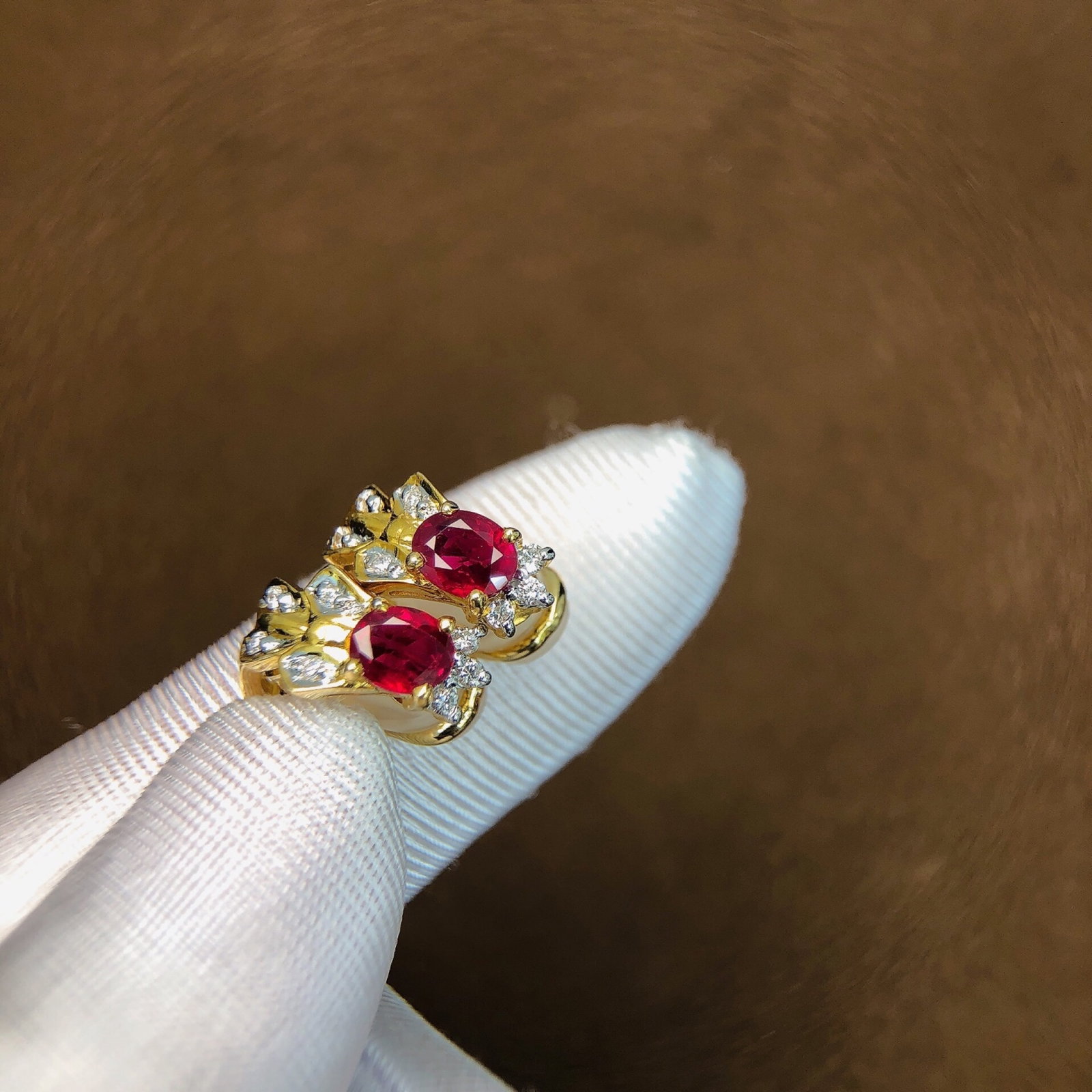 A Pair of 1.1Ctw Sterling Silver-Gold Plated Inlaid Natural Ruby Earrings: A Pair of 1.1Ctw Sterling Silver-Gold Plated Inlaid Natural Ruby Earrings,Size:5mmx4mm