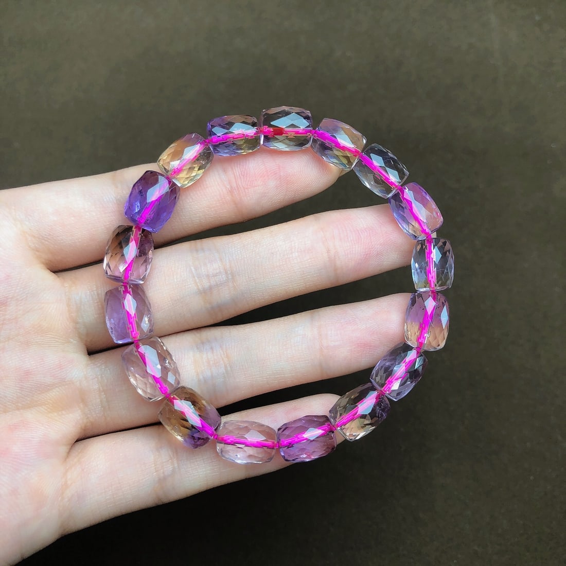 An Exquisite Crystal Bracelets: An Exquisite Crystal Bracelets,Size:8.6mmx10.7mm,Weight:22g 水晶手串