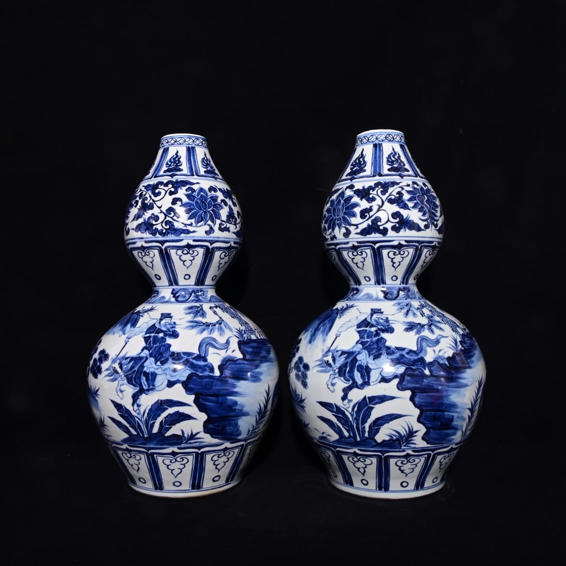 An Exquisite Blue and White Character and Story Pattern Gourd Vase,: An Exquisite Blue and White Character and Story Pattern Gourd Vase,Yuan Dynasty, China ,,Size:18.9inx9.8in 青花人物故事纹葫芦瓶