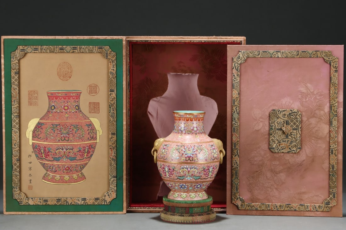 An Exquisite Enamel Gilt Lotus Pattern Double-Ears Jar: An Exquisite Enamel Gilt Lotus Pattern Double-Ears JarQing Dynasty, China, Qianlong Six-character