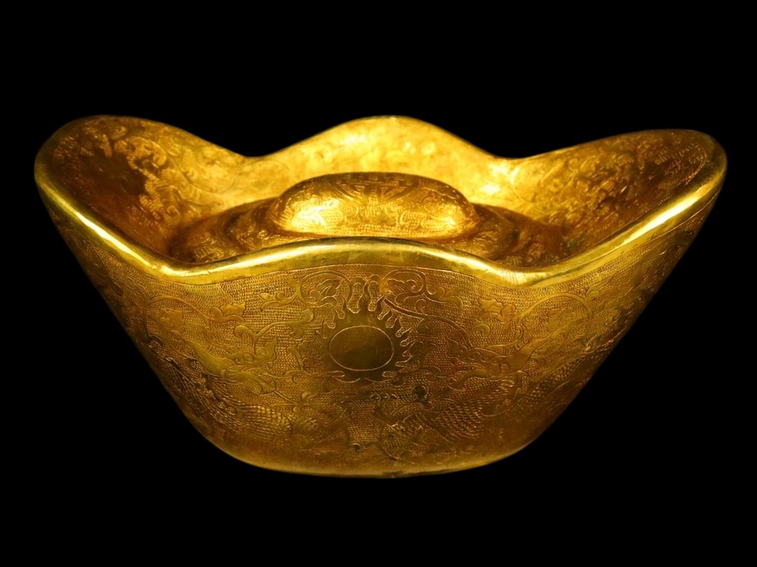 An Exquisite Gilt Bronze Auspicious Animal Pattern Ingot Ornament (1 of 9)