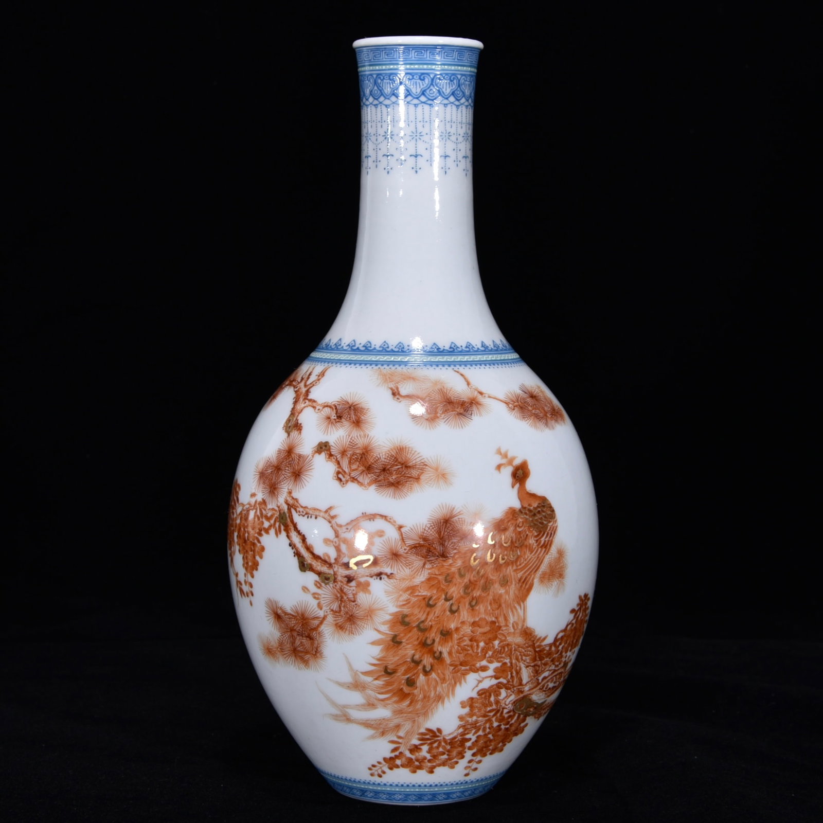 An Exquisite Iron-Red Flower and Bird Pattern Vase: An Exquisite Iron-Red Flower and Bird Pattern Vase,Qing Dynasty,China,with Qianlong Four-character Mark,Size:8.3inx3.7in,矾红釉花鸟纹瓶,中国଀