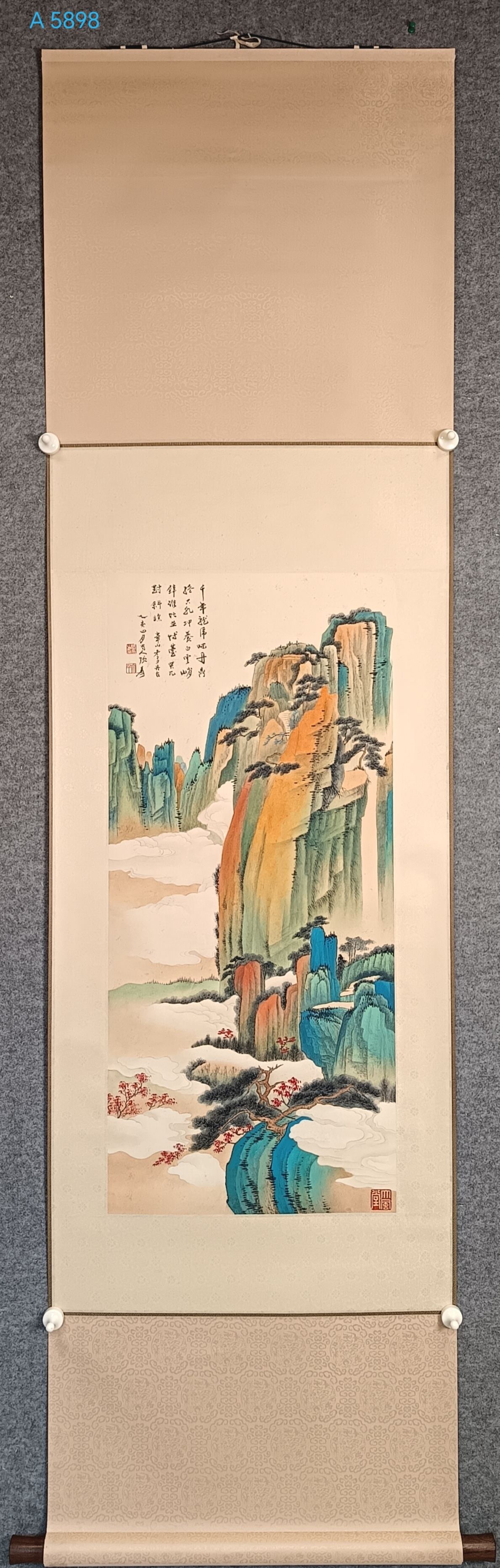 A Chinese Vertical Scroll Ink Painting of Landscape on Paper: A Chinese Vertical Scroll Ink Painting of Landscape on Paper,Zhang daqian,Size:(Without frame)16.1inx36.6in,一幅中国水墨山水画立轴,