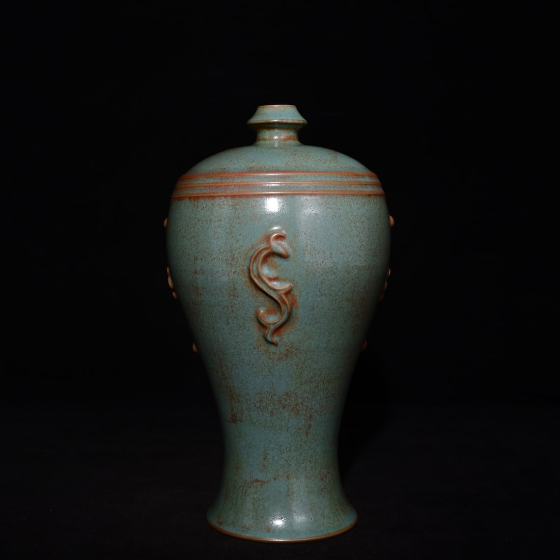 An Exquisite Ru yao Flower Pattern Vase,: An Exquisite Ru yao Flower Pattern Vase,Song Dynasty, China ,,Size:11.4inx6.3in汝窑花卉纹瓶