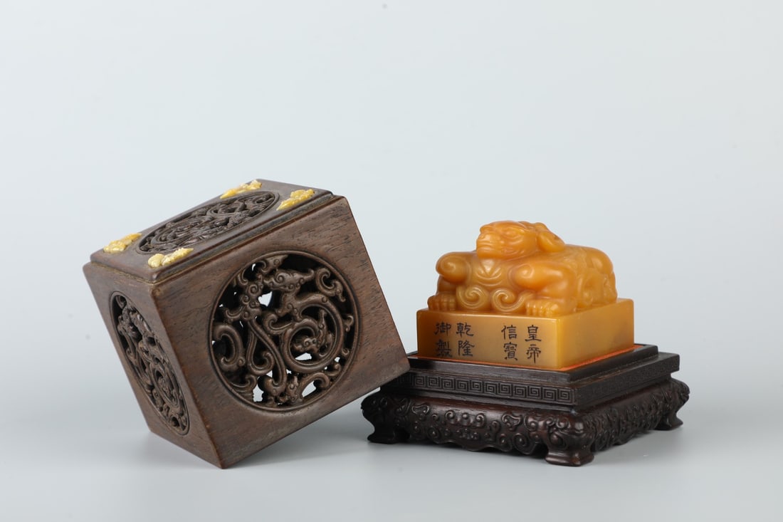 An Exquisite Tianhuang Stone Auspicious Animal Seal: An Exquisite Tianhuang Stone Auspicious Animal Seal,Qing Dynasty,China,With Mark,Size:2.2inx2.6in,Weight:470g,田黄石瑞兽印章,中国清代,