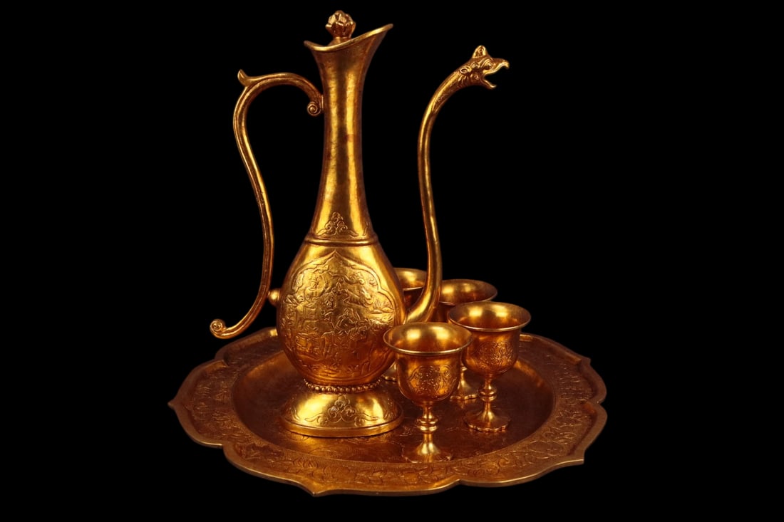 A Set of Fine Gilt Bronze Hunting Pattern Wine Vessels (1 of 11)