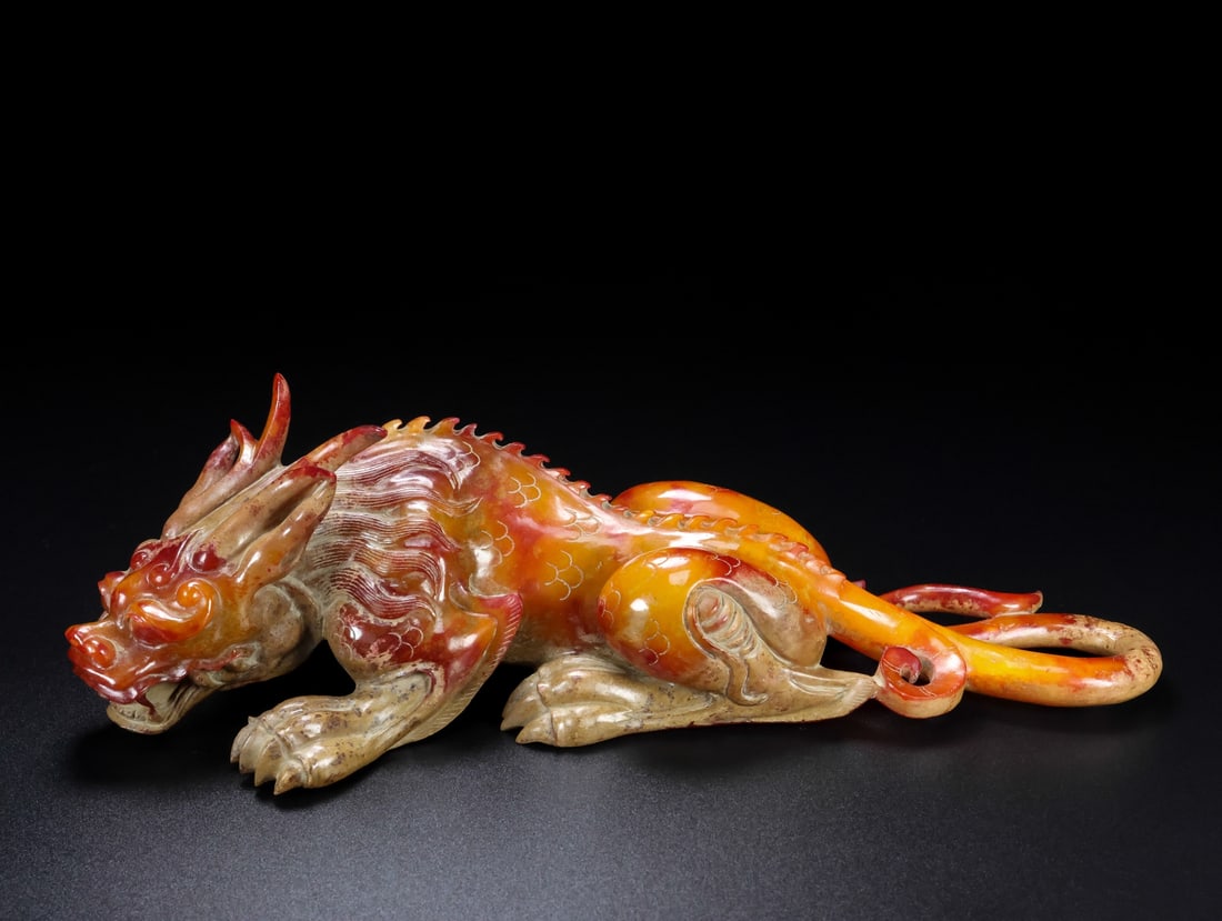 An Exquisite White Jade Dragon Ornament: An Exquisite White Jade Dragon Ornament,Han Dynasty,China,Size:9.8inx3.9inx3.1in,Weight:1035g,白玉龙摆件,中国汉代