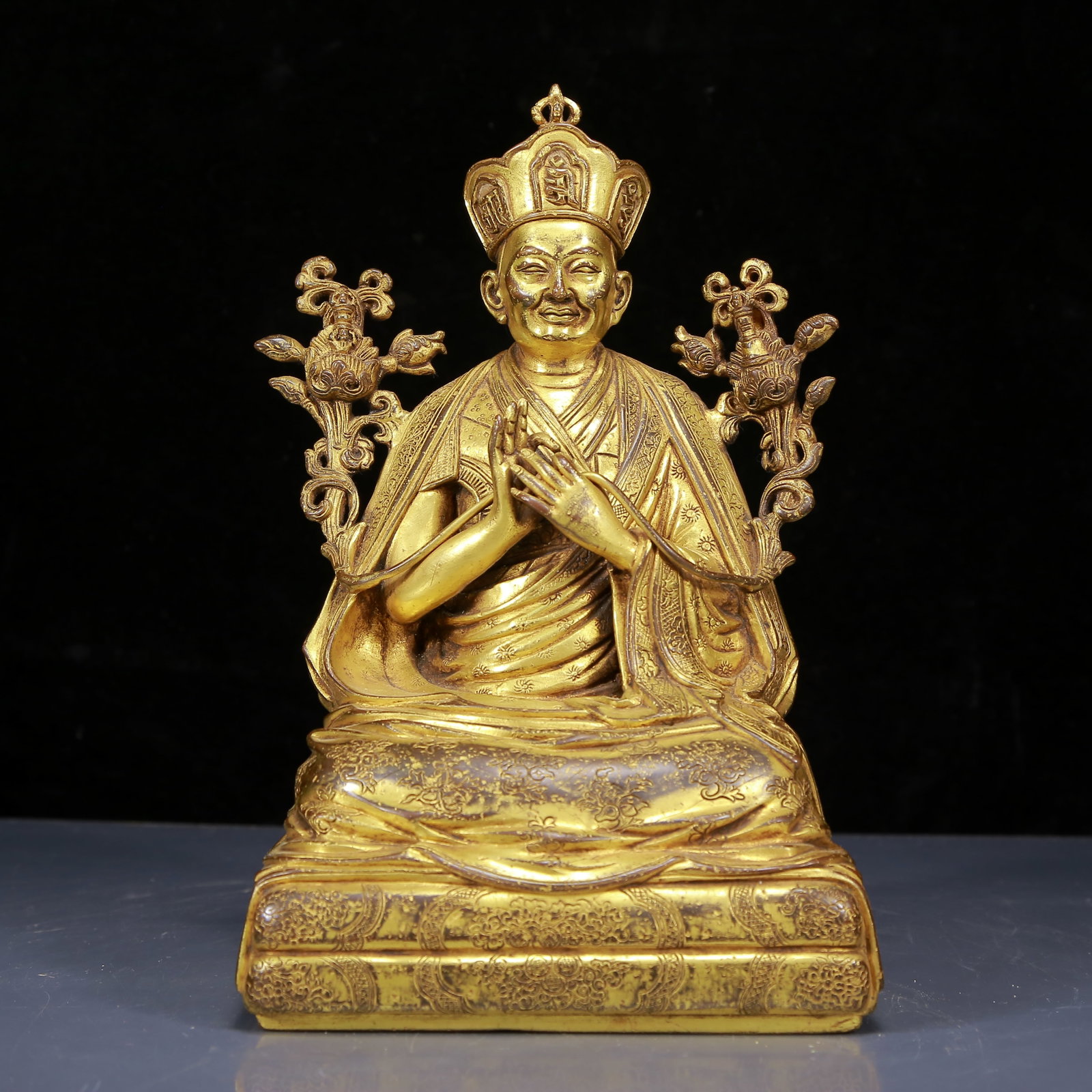 A Solemn Gilt Bronze Statue of Guru,With Inscription: A Solemn Gilt Bronze Statue of Guru,With Inscription,Ming Dynasty,China,Size:5.9inx5.1inx9.4in,Weight:2345g,铜鎏金上师像,带铭文,中国&#
