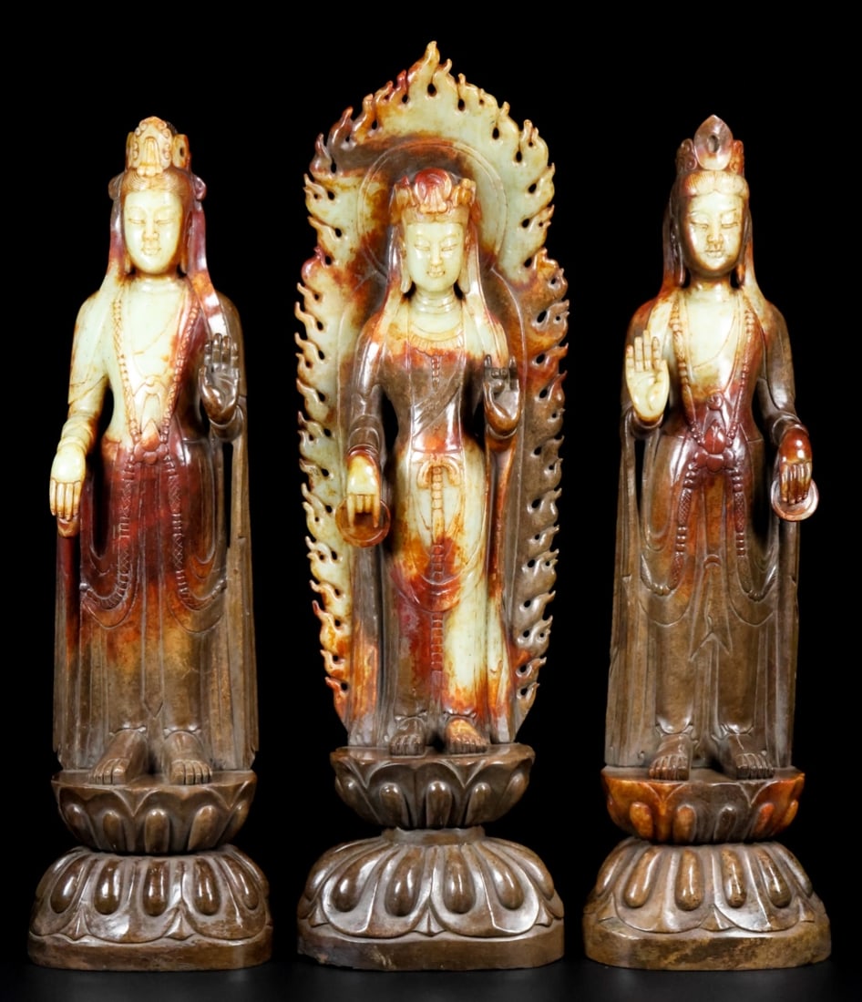 A Set of Fine White Jade Buddha Statues: A Set of Fine White Jade Buddha Statues,Han Dynasty,China,Size:5.9inx3.9inx19.7in,5.5inx3.9inx18.1in,Weight:15000g,一套白玉佛像,中国汉代
