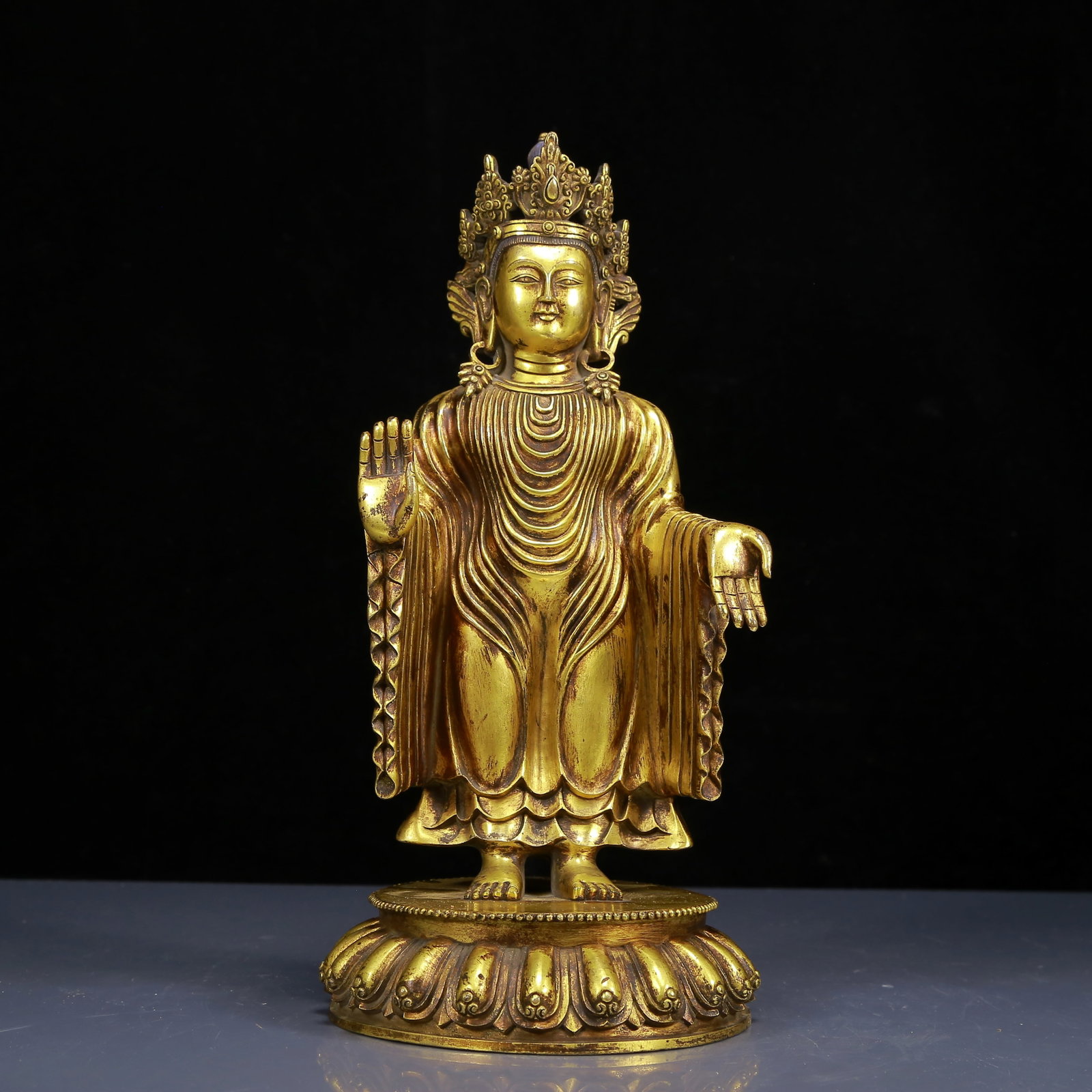 A Solemn Gilt Bronze Statue of Bodhisattva: A Solemn Gilt Bronze Statue of Bodhisattva,Ming Dynasty,China,Size:5.9inx12.6in,Weight:4520g,铜鎏金菩萨像,中国明代