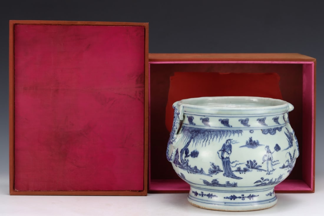An Exquisite Blue and White Character and Story Pattern Censer: An Exquisite Blue and White Character and Story Pattern CenserMing Dynasty, China,Size:7.5inx9.4in,青花人物故事纹香炉,中国明