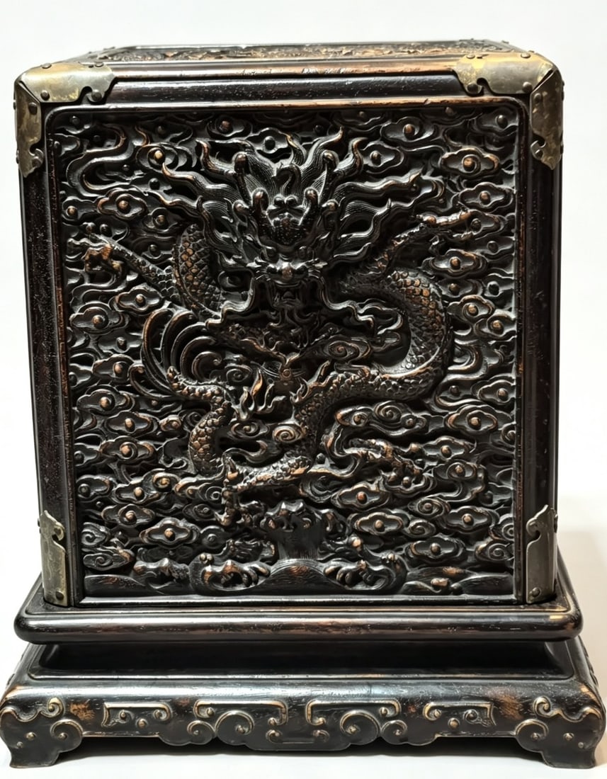 An Exquisite Zitanwood Dragon Pattern Box: An Exquisite Zitanwood Dragon Pattern Box,Qing Dynasty,China,Size:7.1inx7.1inx8.7in,紫檀木龙纹盒子,中国清代