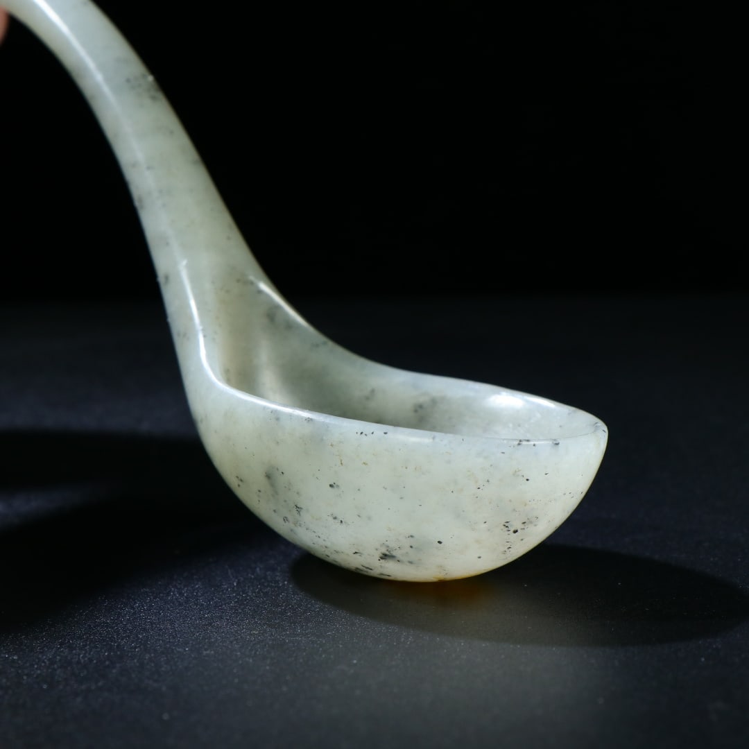 An Exquisite White Jade Dragon Pattern Spoon - 4