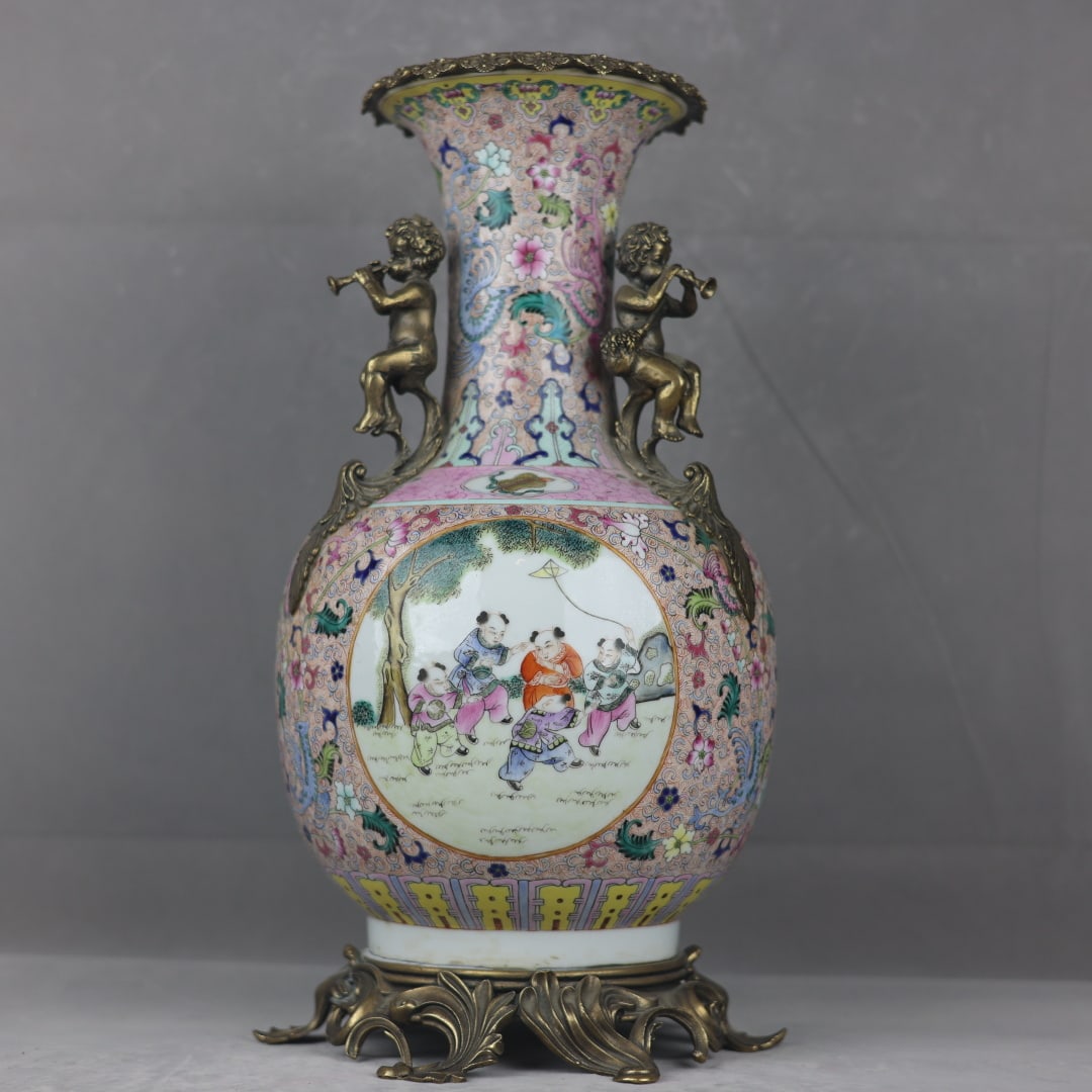 An Exquisite Famille-Rose Inlaid Bronze Lotus Pattern Phoenix Pattern Character and Story Pattern: An Exquisite Famille-Rose Inlaid Bronze Lotus Pattern Phoenix Pattern Character and Story Pattern VaseQing Dynasty,China,Xianfeng Six-character Mark,粉彩镶铜缠枝