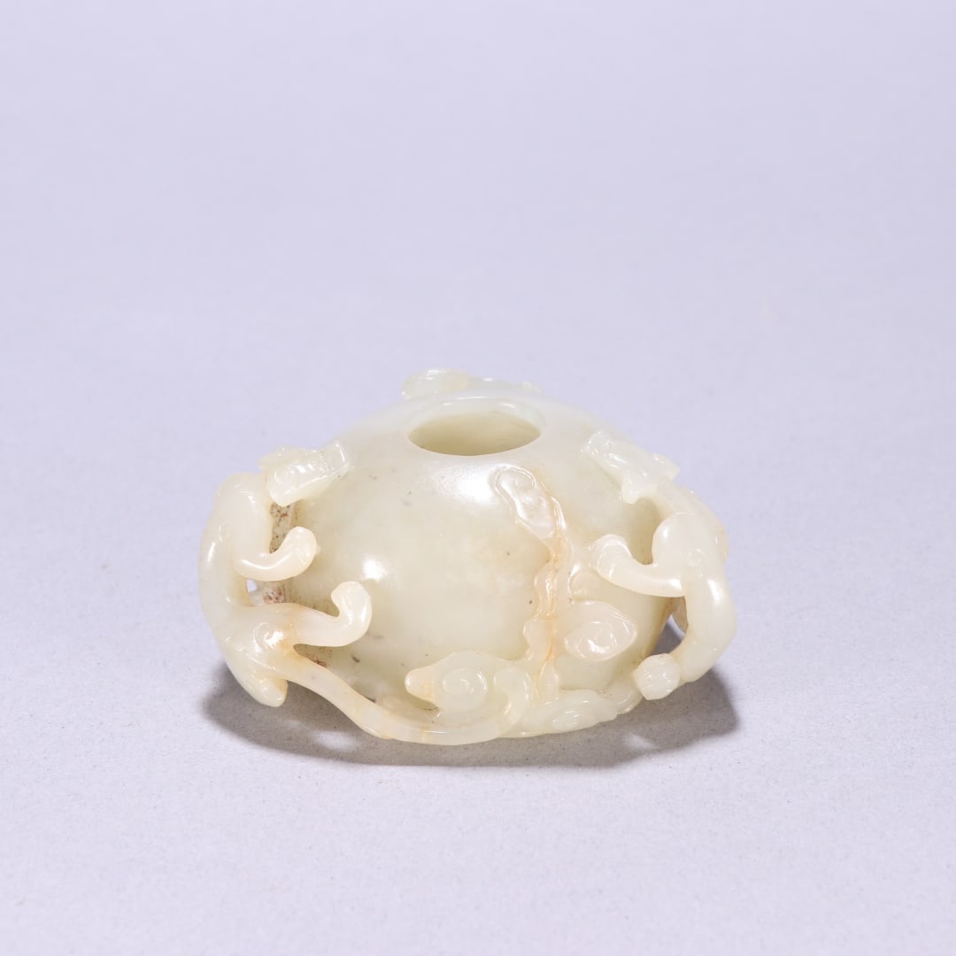 An Exquisite White Jade Dragon Pattern Water Pot: An Exquisite White Jade Dragon Pattern Water Pot,Qing Dynasty,China,Size:1.3inx2.6in,白玉龙纹水盂,中国清代
