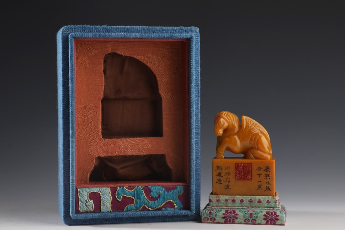 An Exquisite Tianhuang Stone Auspicious Animal Seal: An Exquisite Tianhuang Stone Auspicious Animal Seal,Qing Dynasty,China,With Mark,Size:3inx2.2in,Weight:185g,田黄石瑞兽印章,中国清代,&#