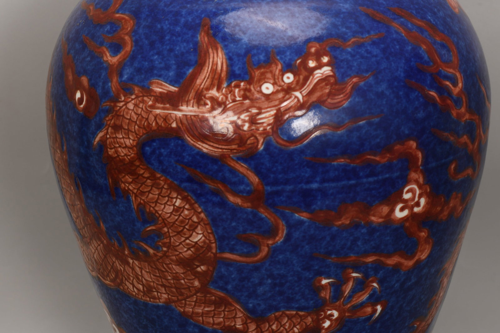 An Exquisite Underglaze-Red Dragon Pattern Vase - 3