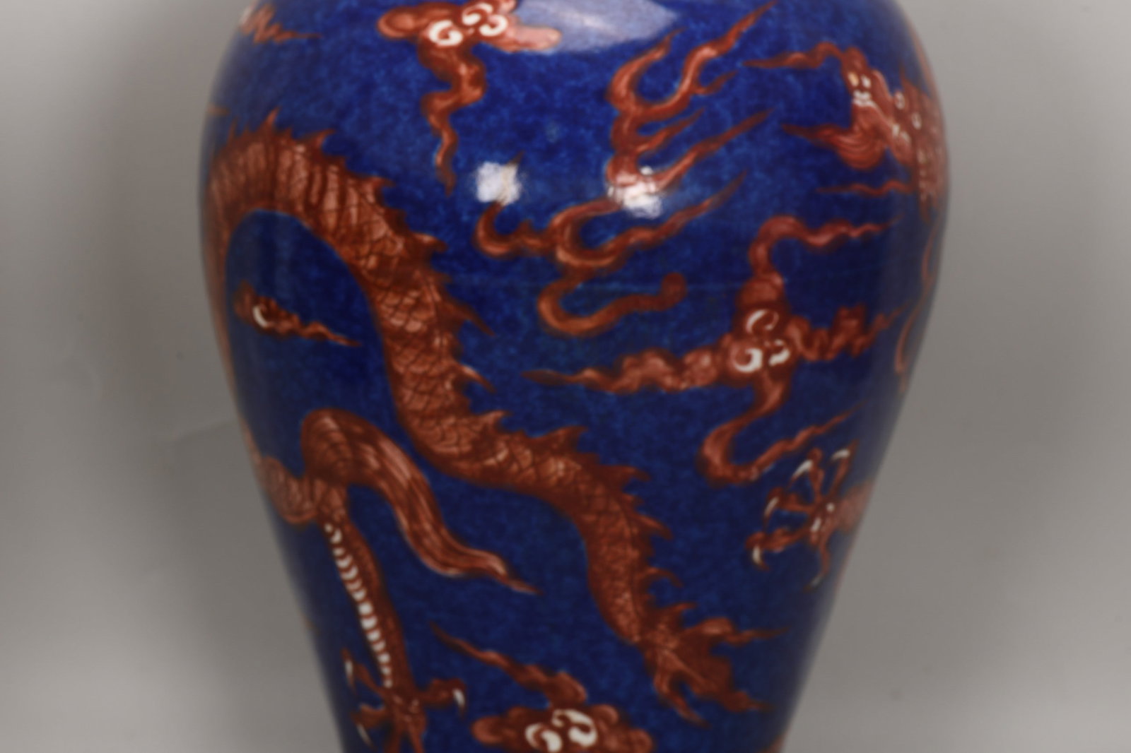 An Exquisite Underglaze-Red Dragon Pattern Vase - 6