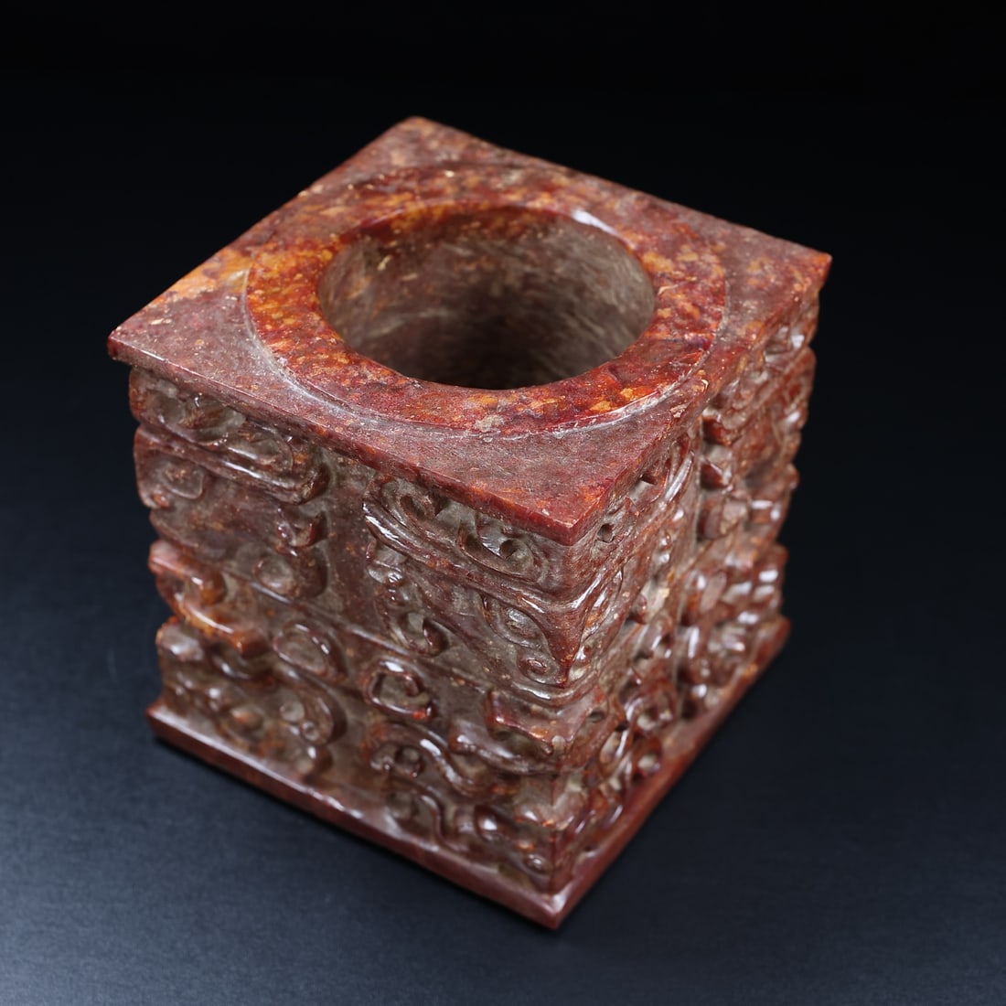 An Exquisite White Jade Dragon Pattern Vase - 3