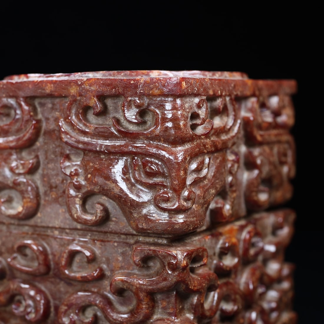 An Exquisite White Jade Dragon Pattern Vase - 5