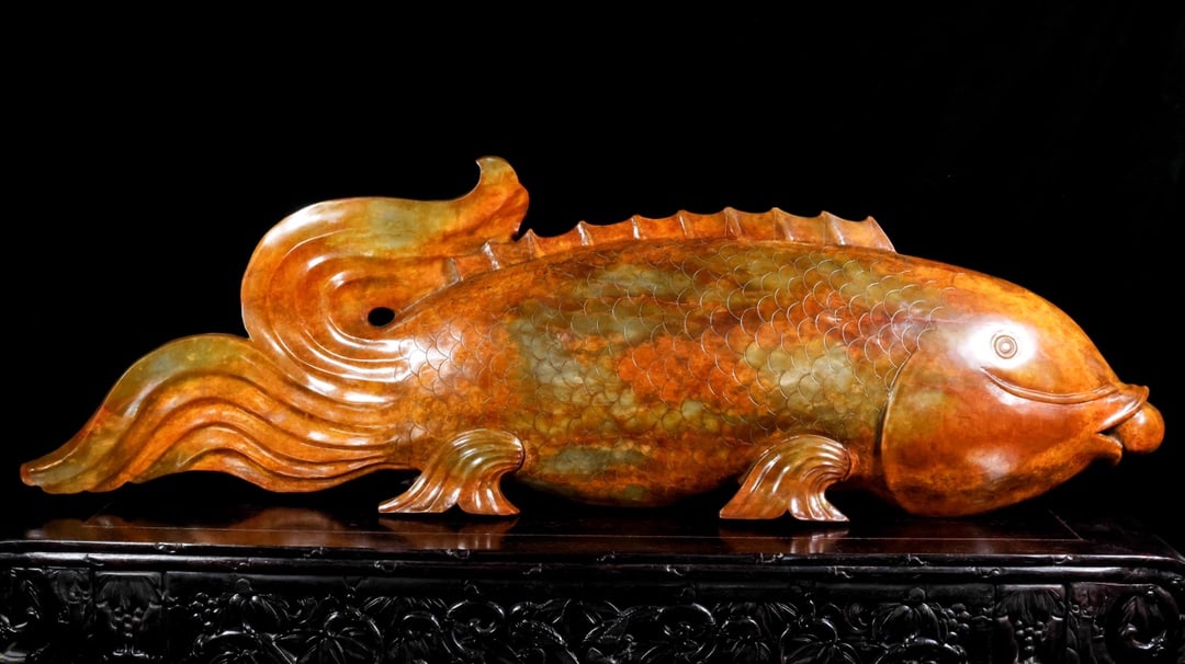 An Exquisite White Jade Fish Ornament: An Exquisite White Jade Fish Ornament,Han Dynasty,China,Size:49.2inx7.9inx15in,Weight:85000g,白玉鱼摆件,中国汉代