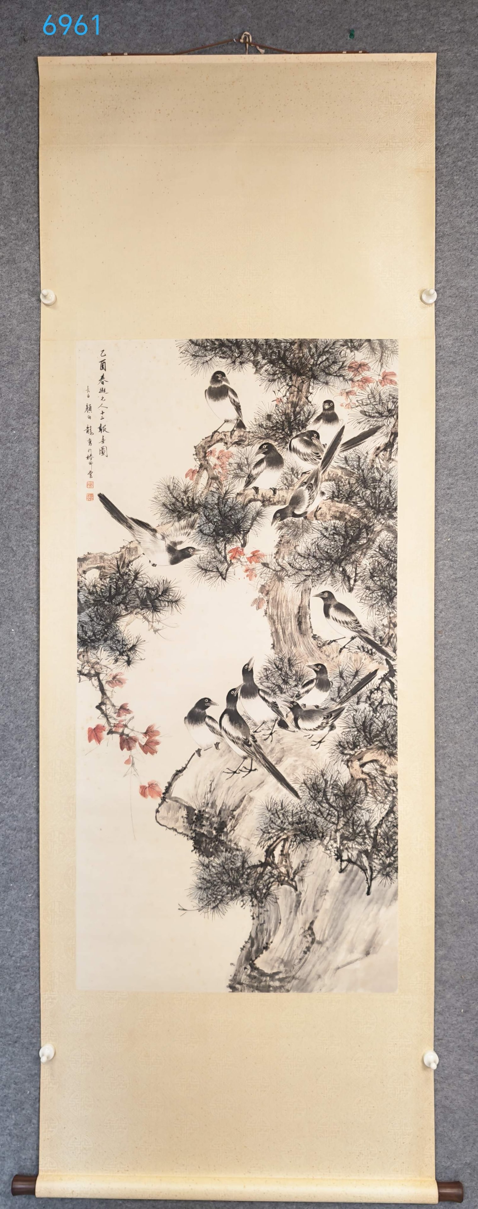 A Chinese Vertical Scroll Ink Painting of Flower and Bird on Paper: A Chinese Vertical Scroll Ink Painting of Flower and Bird on Paper,Yan bolong,Size:(Without frame)25.2inx50.8in,一幅中国水墨花鸟画立轴