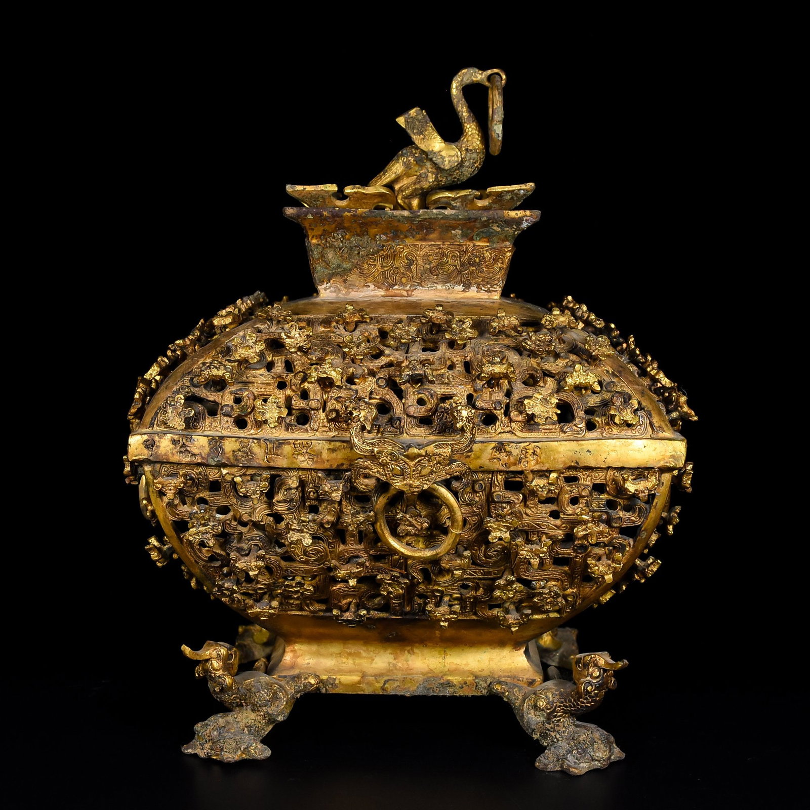 An Exquisite Gilt Bronze Flower and Bird Pattern Vase: An Exquisite Gilt Bronze Flower and Bird Pattern Vase,the Warring States period in China,Size:12.6inx10.6in,Weight:8900g,铜鎏金花鸟纹瓶,中国৏