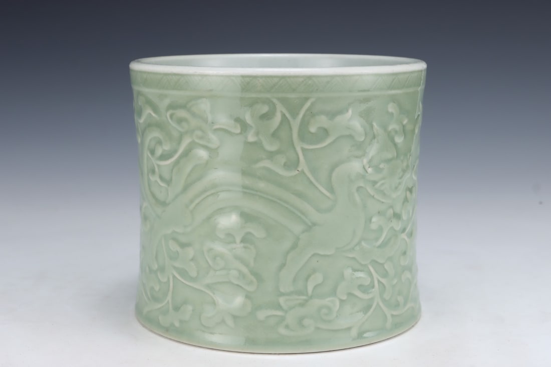 An Exquisite Celadon Glazed Lotus Pattern Dragon Pattern Brush Pot - 3