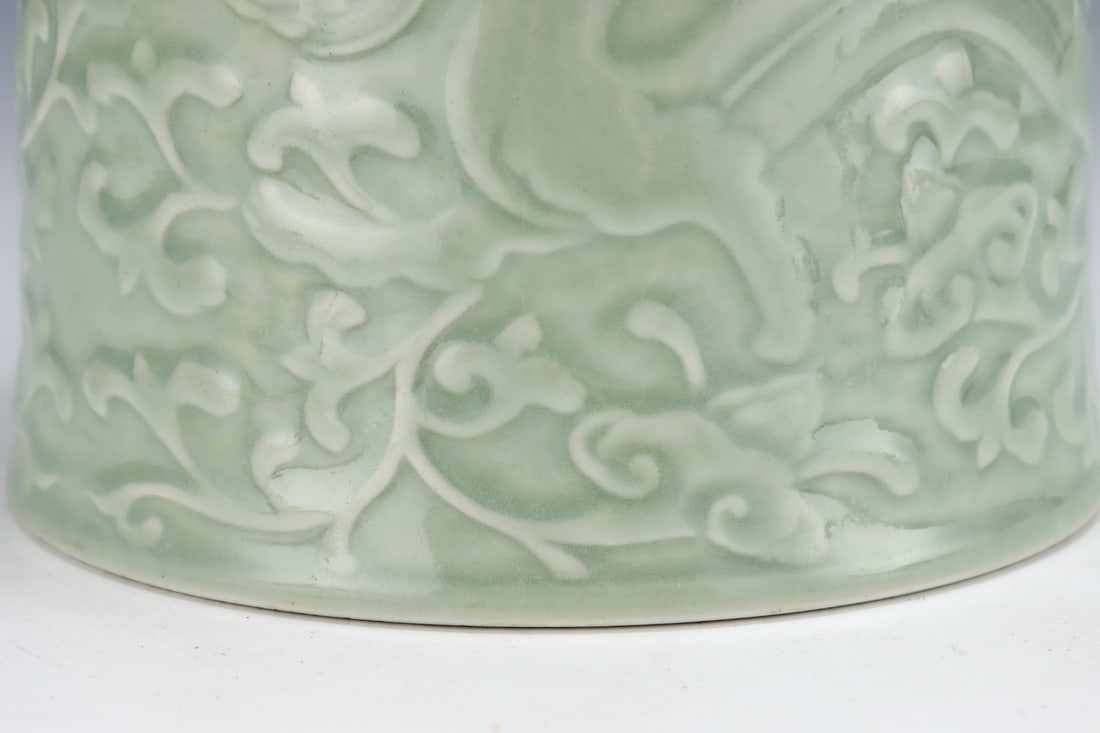 An Exquisite Celadon Glazed Lotus Pattern Dragon Pattern Brush Pot - 6