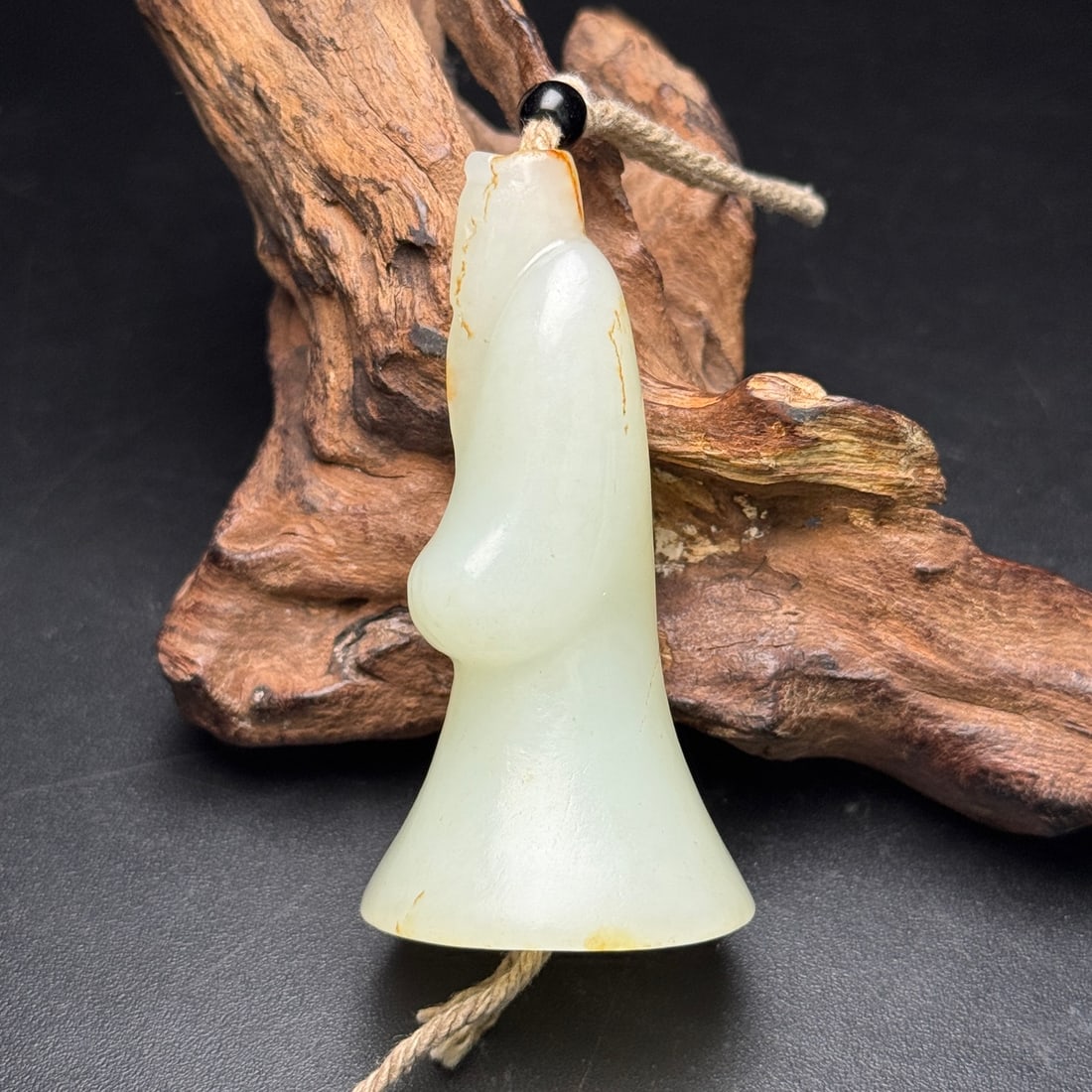 An Exquisite White Jade Figure Ornament - 2
