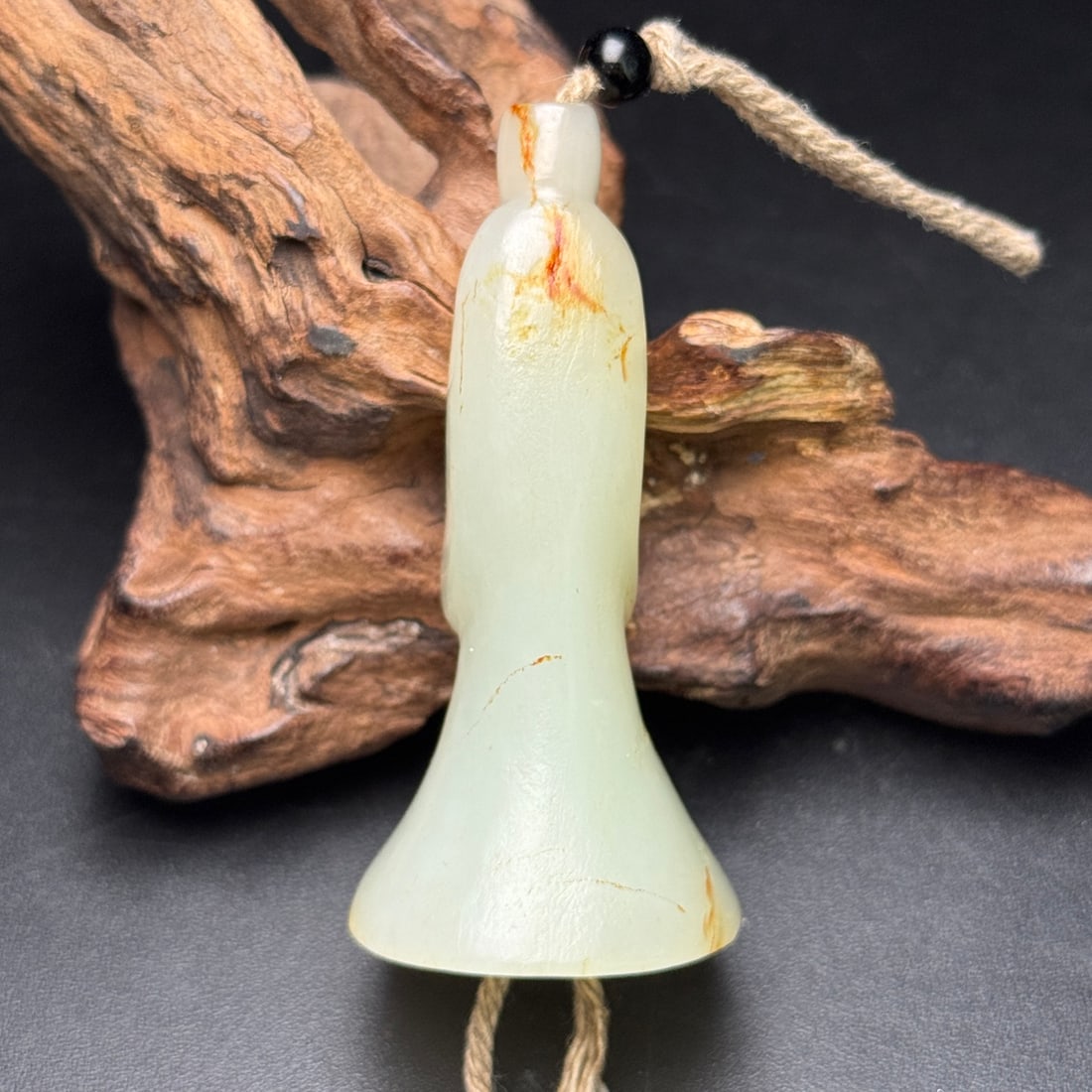 An Exquisite White Jade Figure Ornament - 3
