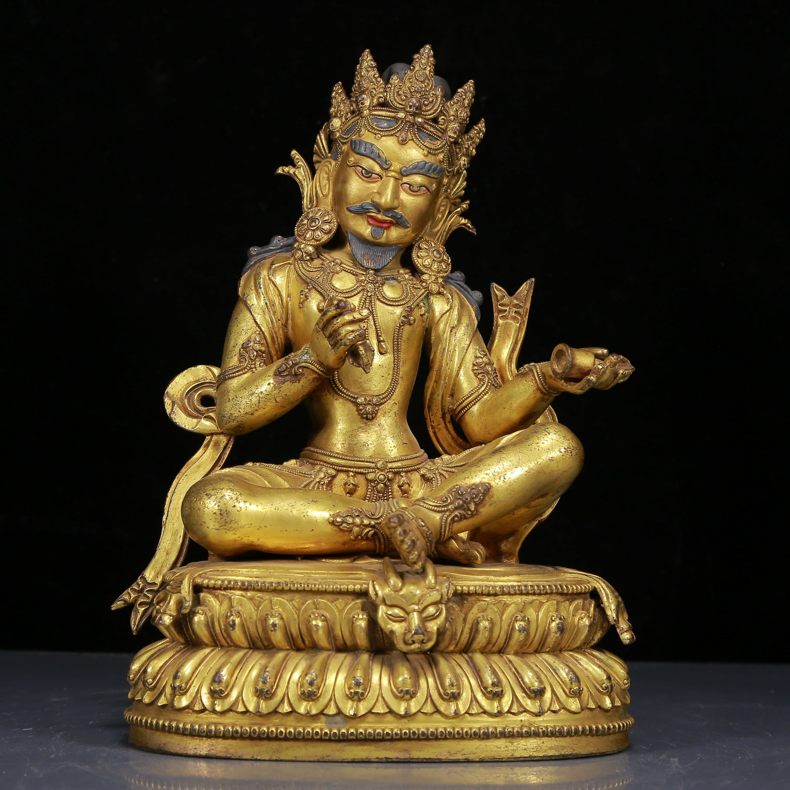 A Solemn Gilt Bronze Statue of Mammon: A Solemn Gilt Bronze Statue of Mammon,Ming Dynasty,China,Size:7.5inx5.5inx10.6in,Weight:4740g,铜鎏金财神像,中国明代