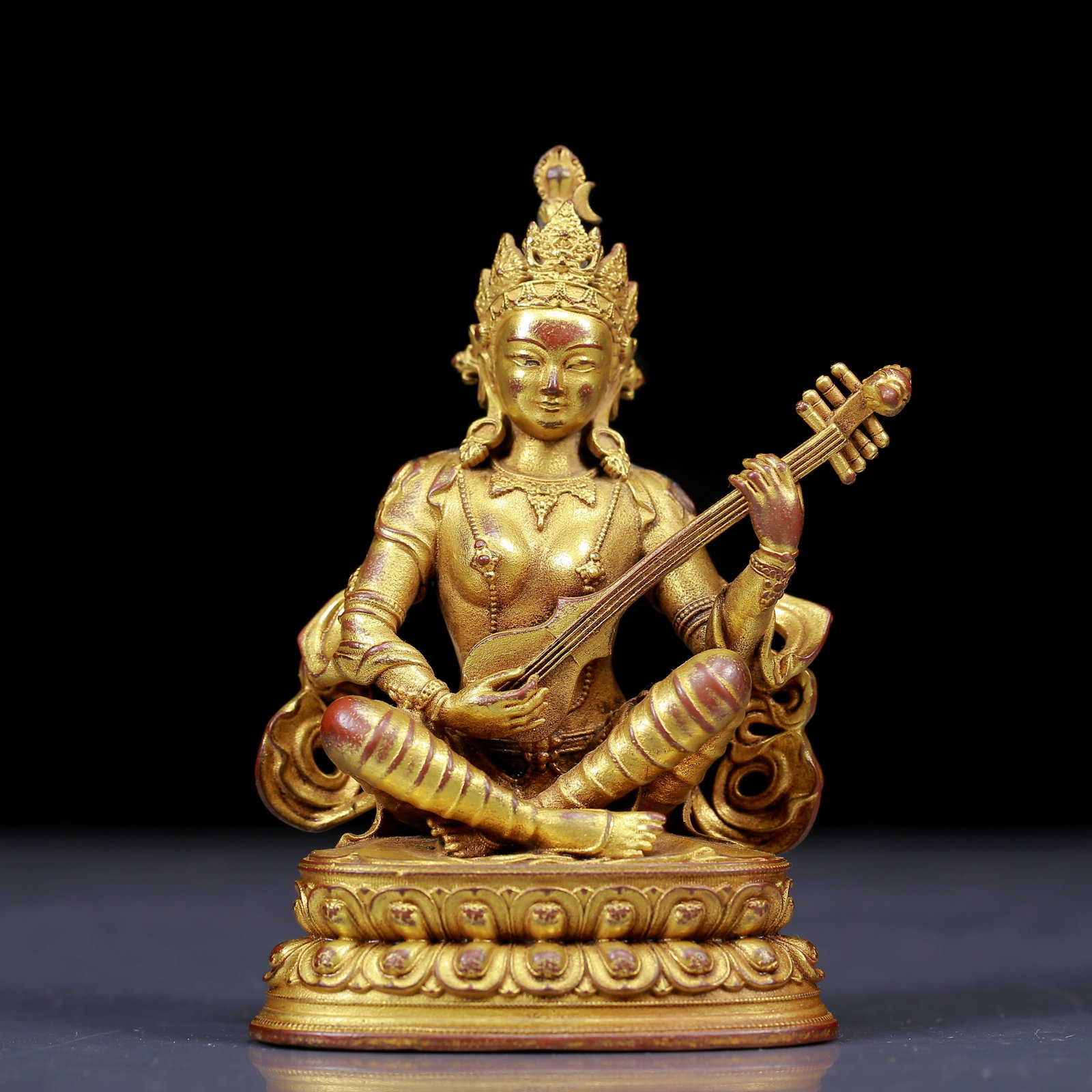 A Solemn Gilt Bronze Statue of Gadgadasvara: A Solemn Gilt Bronze Statue of Gadgadasvara,Qing Dynasty,China,Size:2.8inx2inx4.1in,Weight:280g,铜鎏金妙音观音像,中国清代