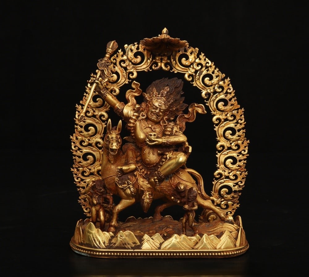 An Exquisite Gilt Bronze Buddha Statue: An Exquisite Gilt Bronze Buddha Statue,Ming Dynasty,China,Size:5.1inx3.9in,Weight:508g,铜鎏金佛像,中国明代