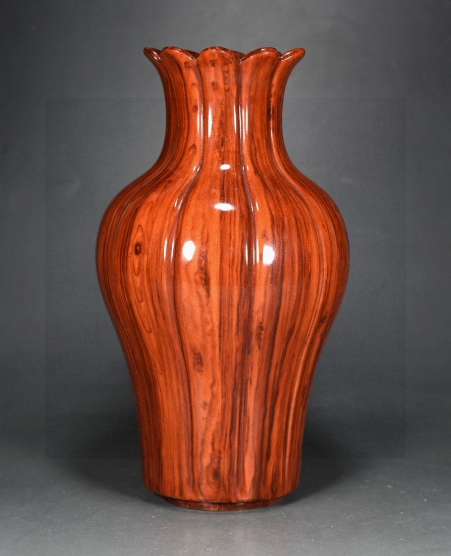 An Exquisite Imitation Wood Grain Glazed Vase: An Exquisite Imitation Wood Grain Glazed Vase,Qing Dynasty,China,with Qianlong Six-character Mark,Size:9.8inx5.1in,木纹釉瓶,中国清代,带乾