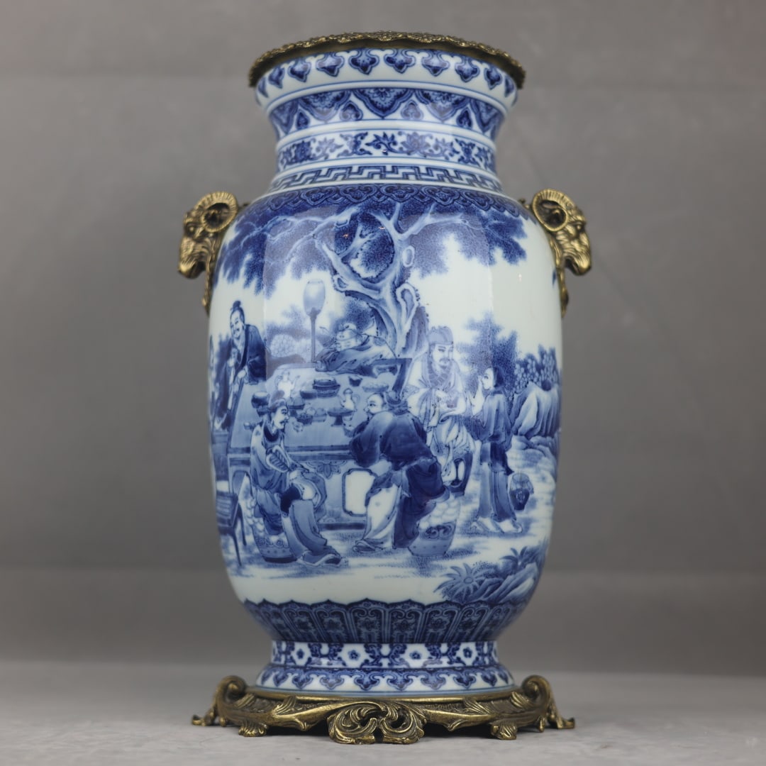 An Exquisite Blue and White Inlaid Gilt Bronze Character and Story Pattern Lotus Pattern Double-Ears: An Exquisite Blue and White Inlaid Gilt Bronze Character and Story Pattern Lotus Pattern Double-Ears VaseYuan Dynasty,China,Yongzheng Six-character Mark,青花镶铜鎏金