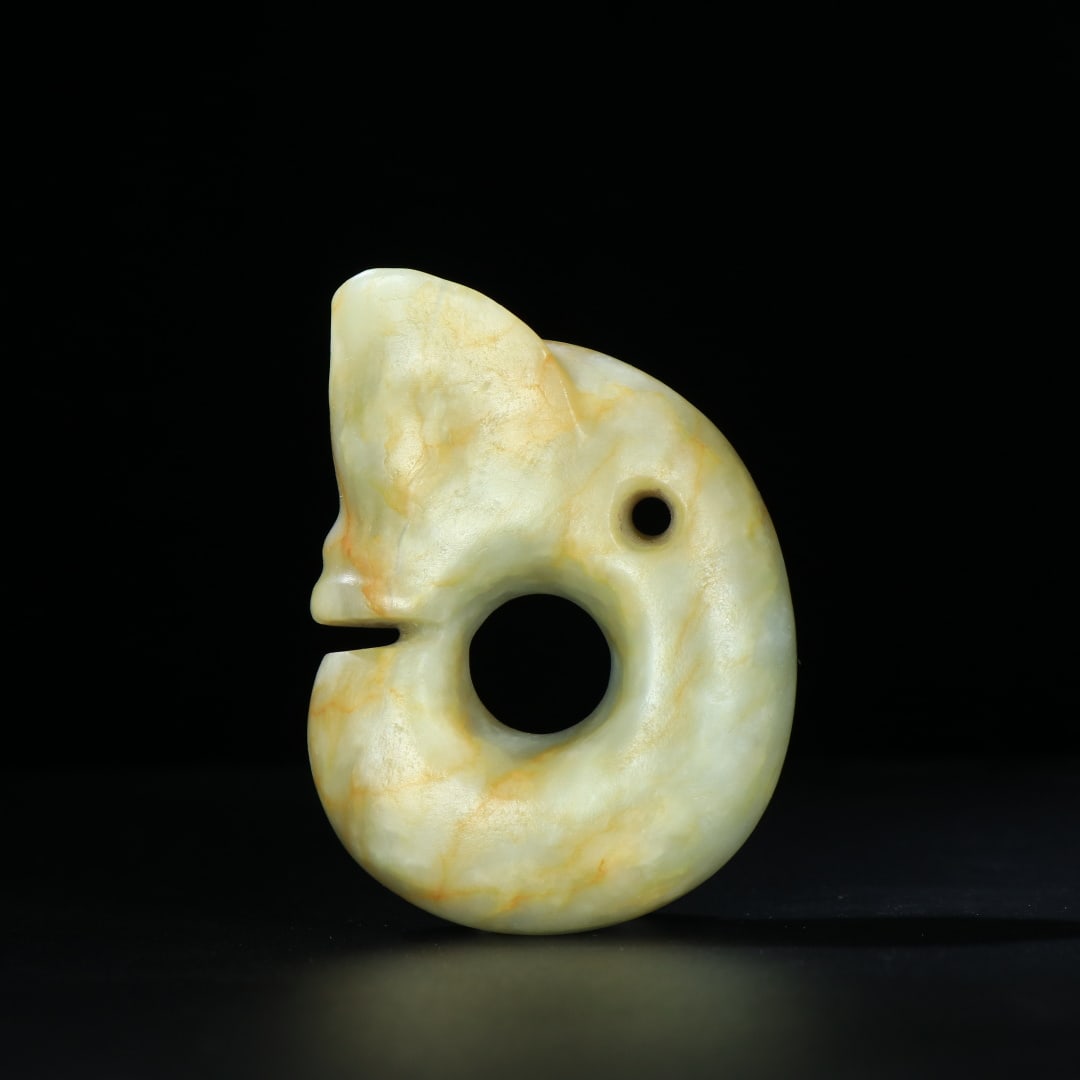 An Exquisite White Jade Ornament: An Exquisite White Jade Ornament,Han Dynasty,China,Size:2.4inx1.8inx0.9in,Weight:95g,白玉摆件,中国汉代
