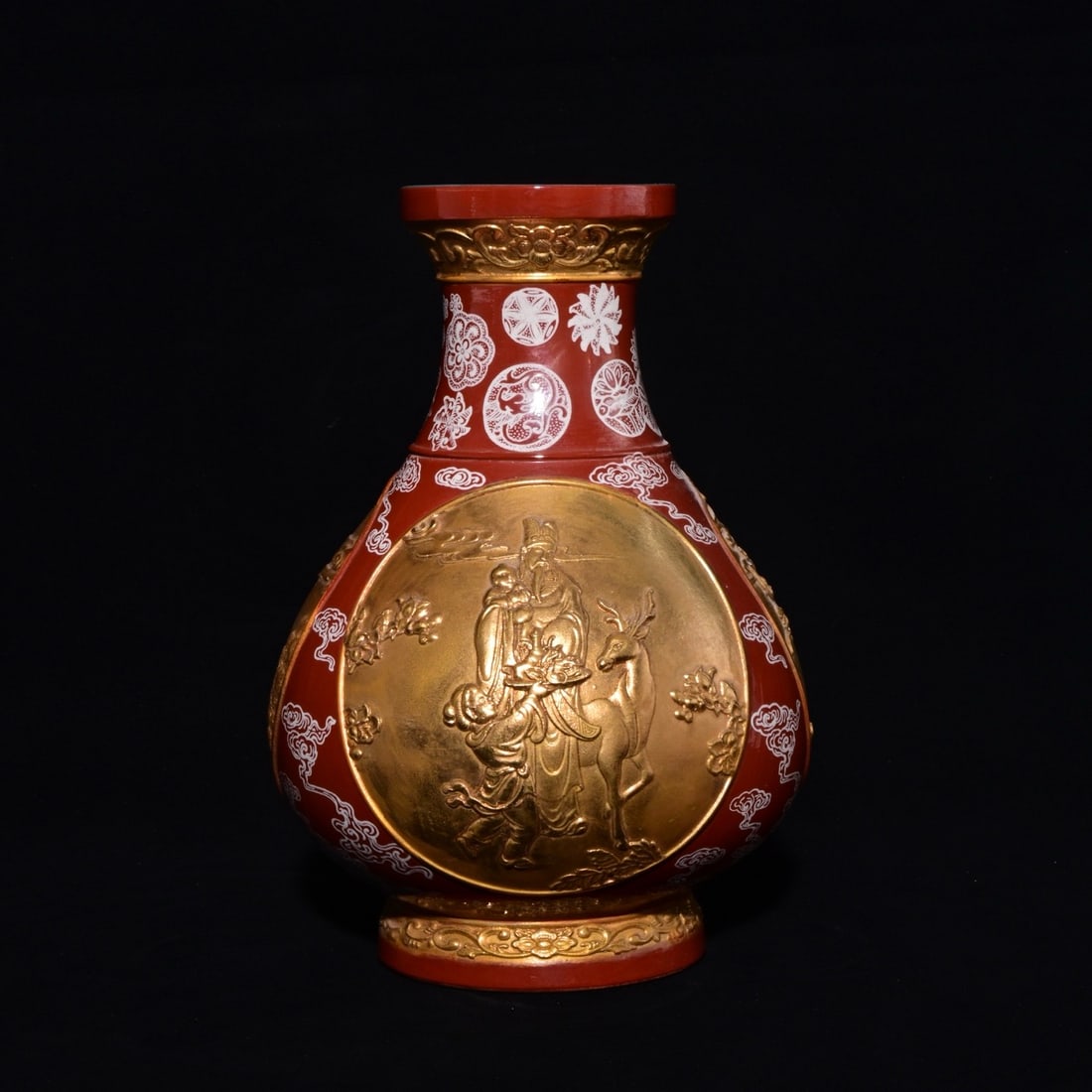 An Exquisite Iron-Red Painted Gold Character and Story Pattern Vase,: An Exquisite Iron-Red Painted Gold Character and Story Pattern Vase,Qing Dynasty, China,Qianlong Six-character Mark,Size:7.8inx5.9in 矾红描金人物故事