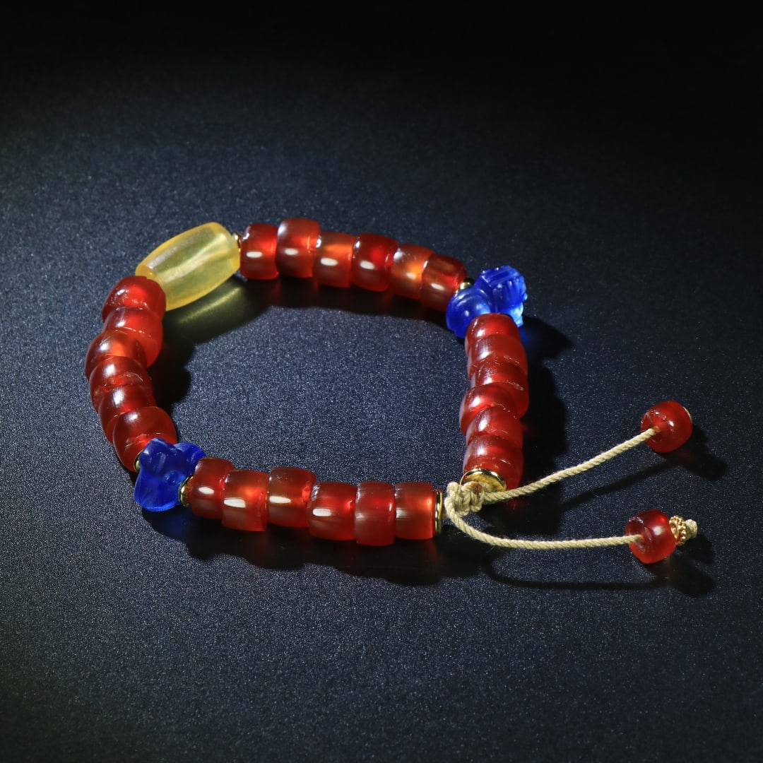 An Exquisite Agate Bracelet - 4