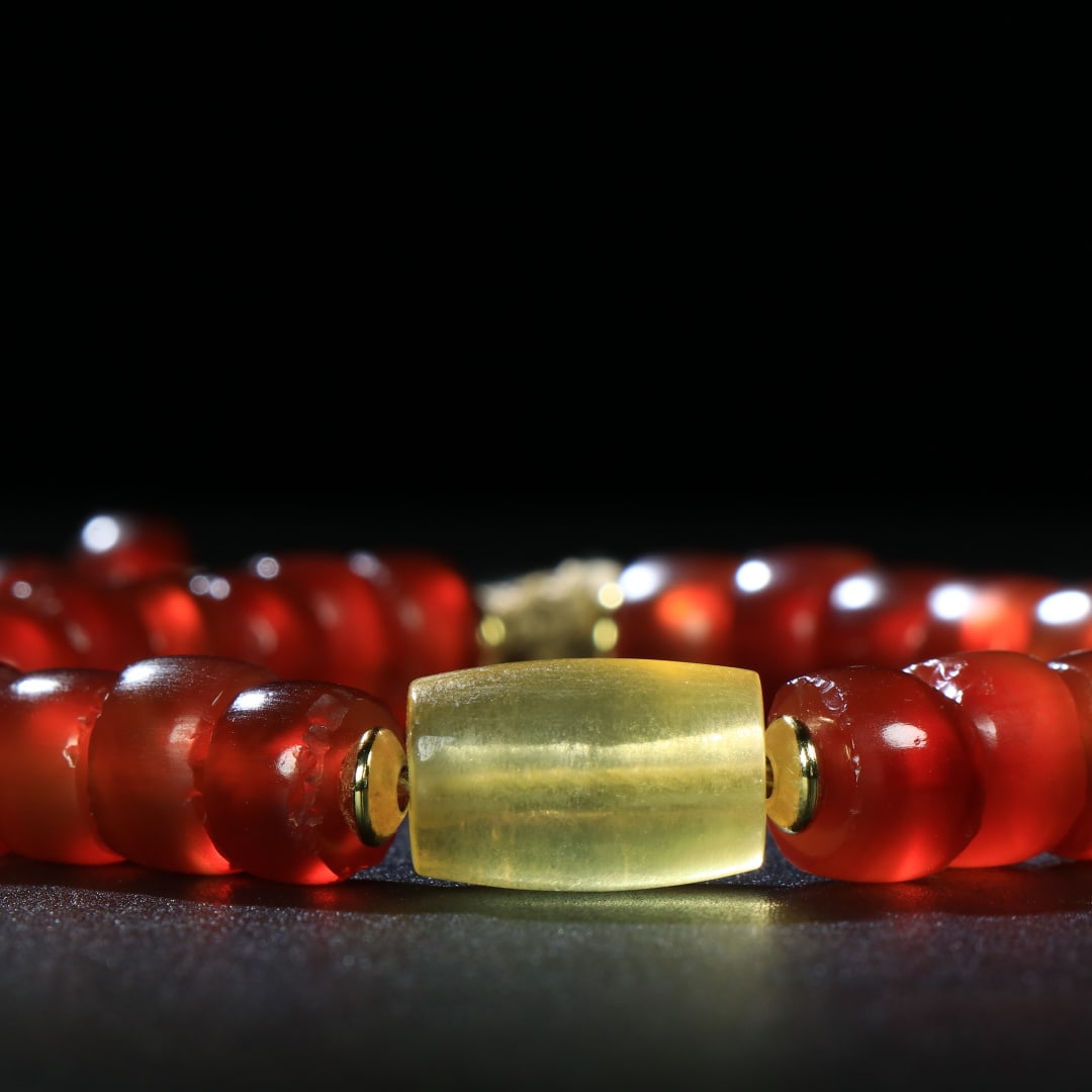 An Exquisite Agate Bracelet - 7
