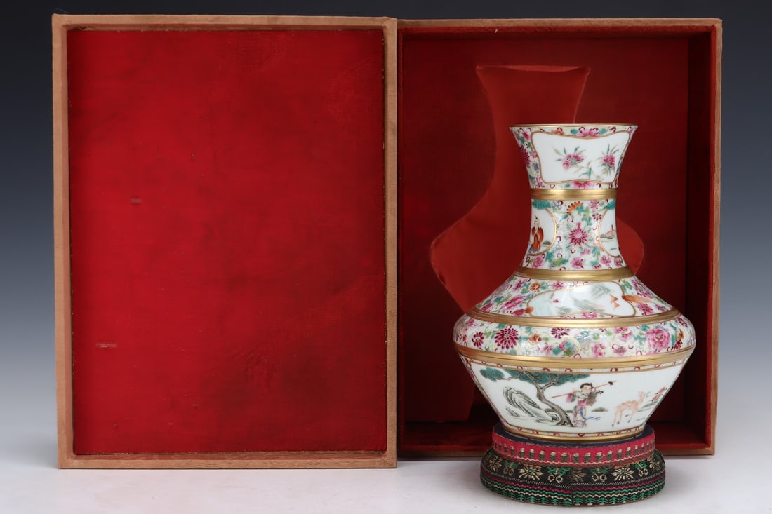 An Exquisite Famille-Rose Character and Story Pattern Flower Pattern Vase: An Exquisite Famille-Rose Character and Story Pattern Flower Pattern VaseQing Dynasty, China,Qianlong Six-character