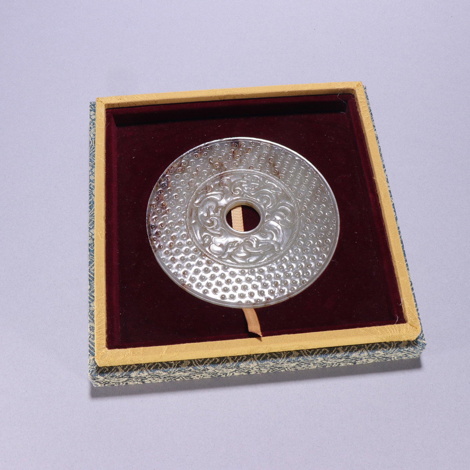 An Exquisite White Jade Dragon Pattern Grain Pattern Pendant (1 of 9)