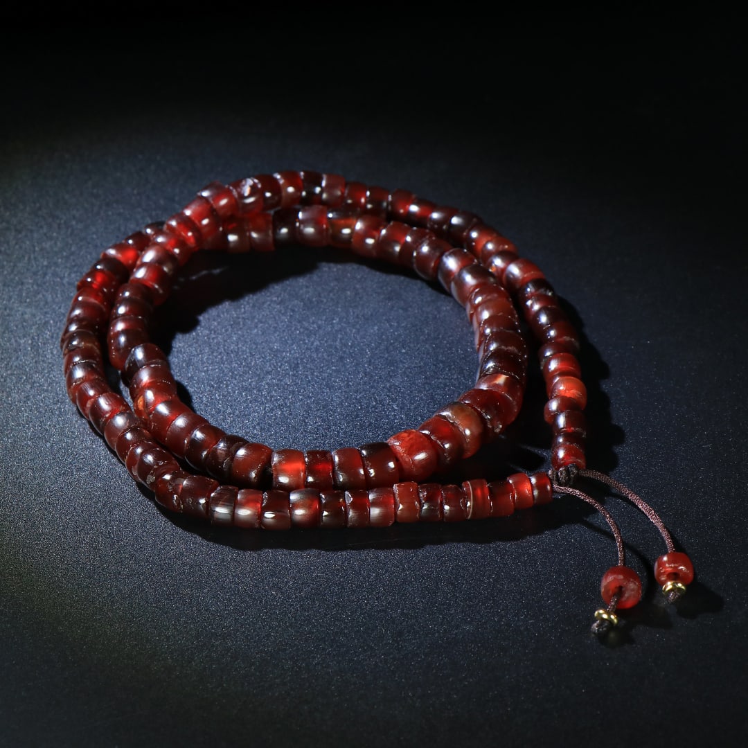 An Exquisite Agate Bracelets: An Exquisite Agate Bracelets,W.Zhou,China,Size:(Bead)0.3in、0.4in,Weight:78g,玛瑙手串,中国西周时期