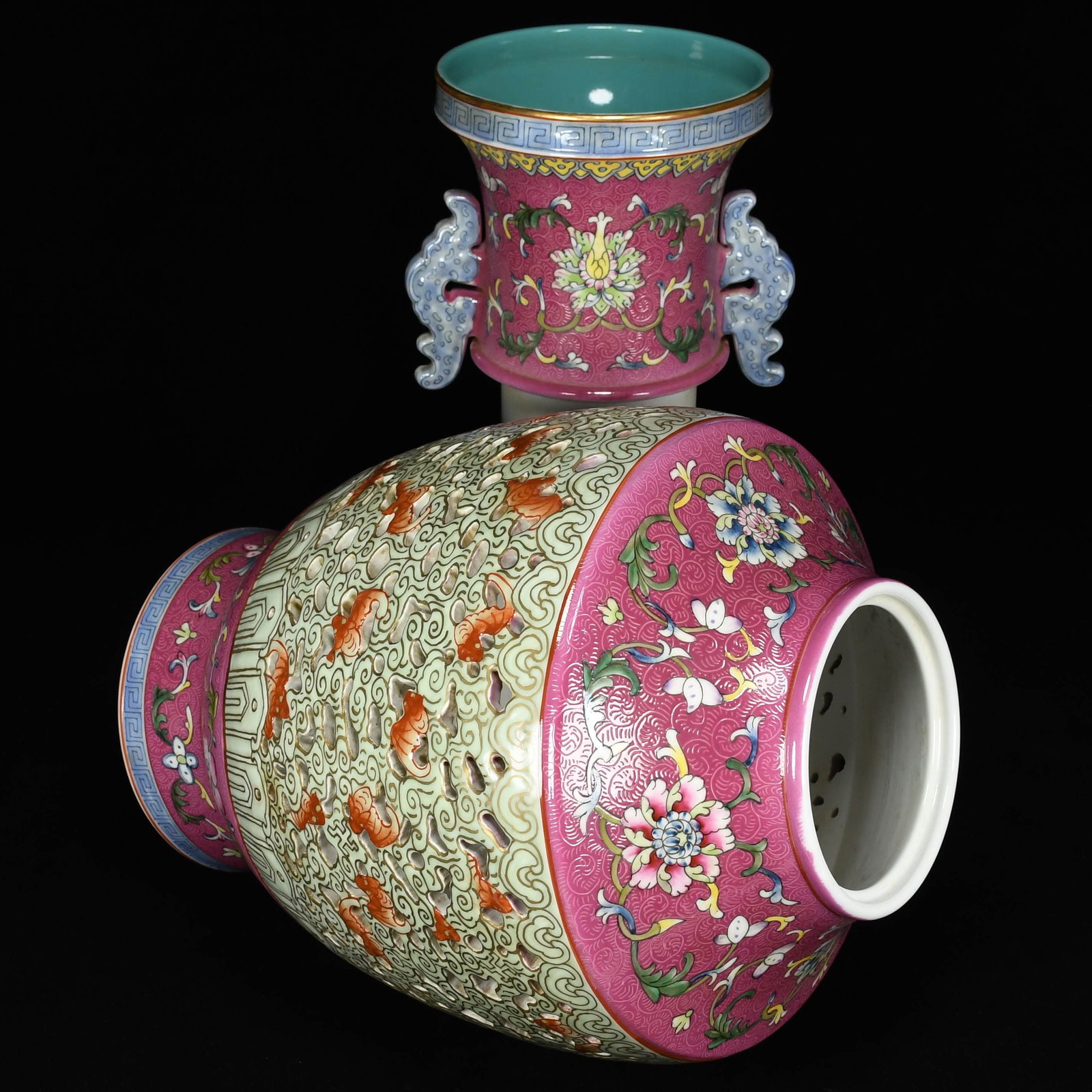An Exquisite Enamel Lotus Pattern Bats Pattern Double-Ears Vase - 3