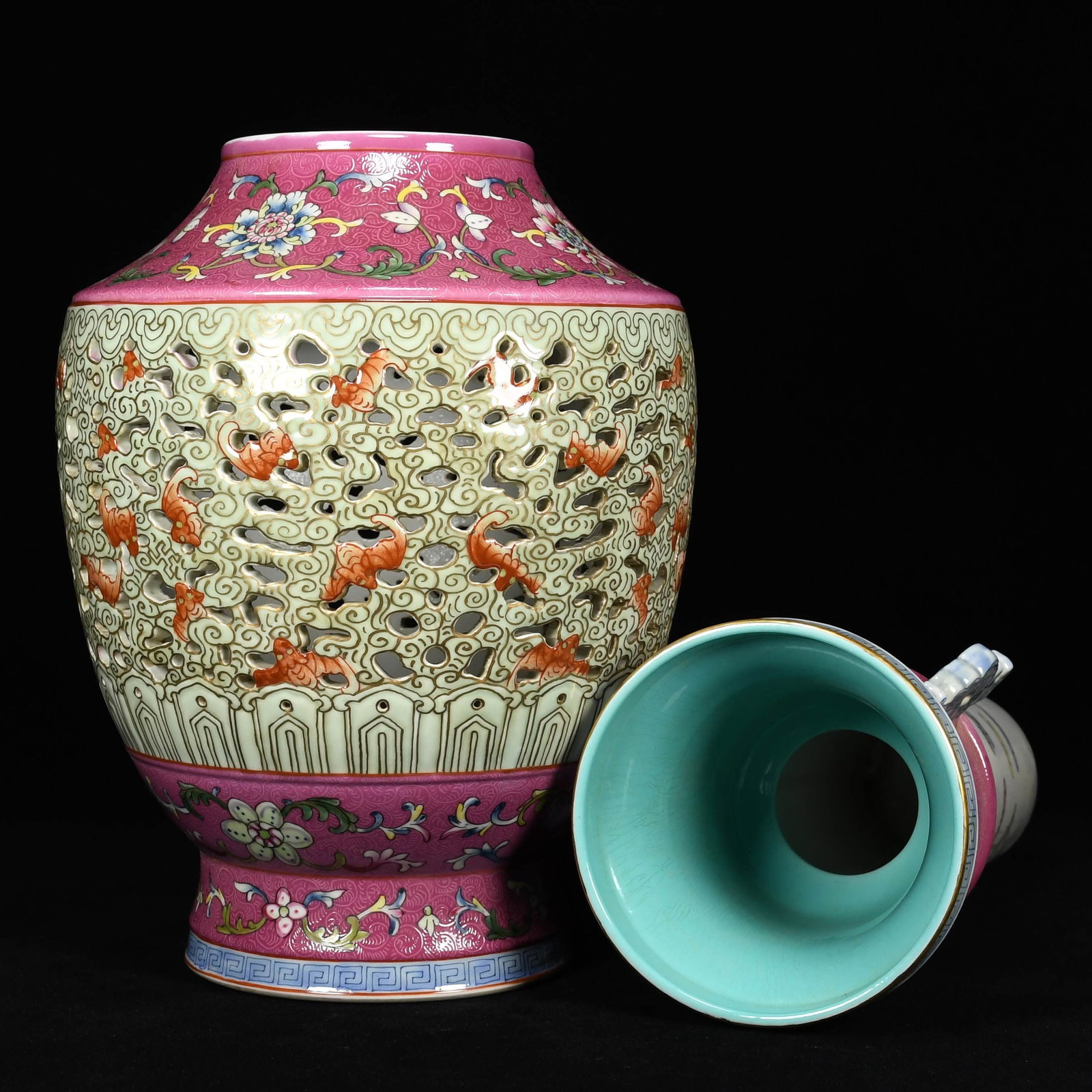 An Exquisite Enamel Lotus Pattern Bats Pattern Double-Ears Vase - 4