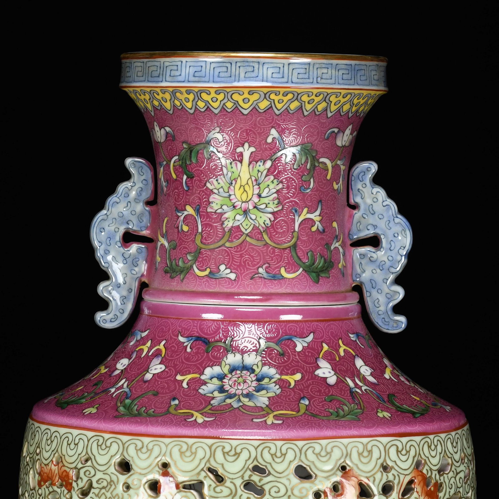An Exquisite Enamel Lotus Pattern Bats Pattern Double-Ears Vase - 5